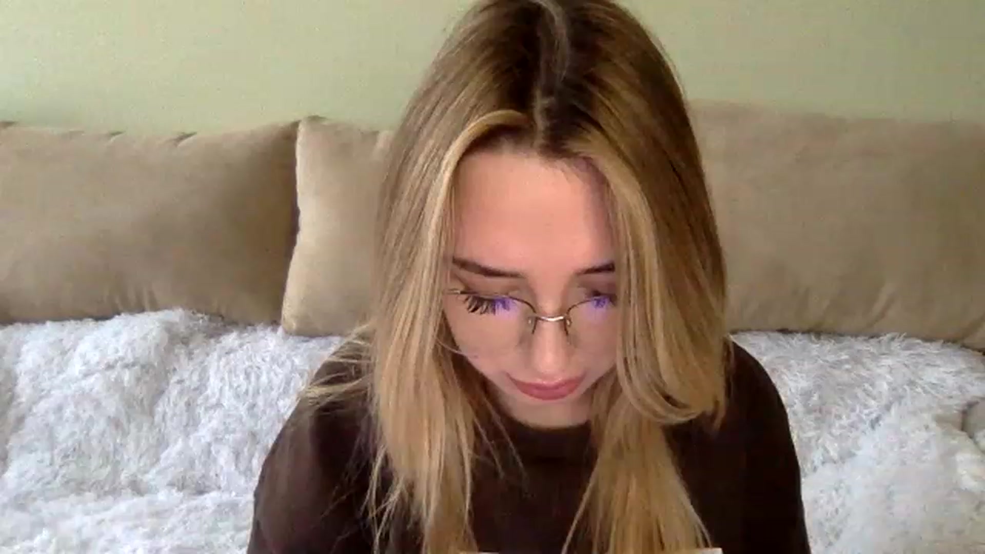 Gallery image thumbnail from Keyssi_li's myfreecams stream on, 12/12/2022, 12:41 image 2 of 20