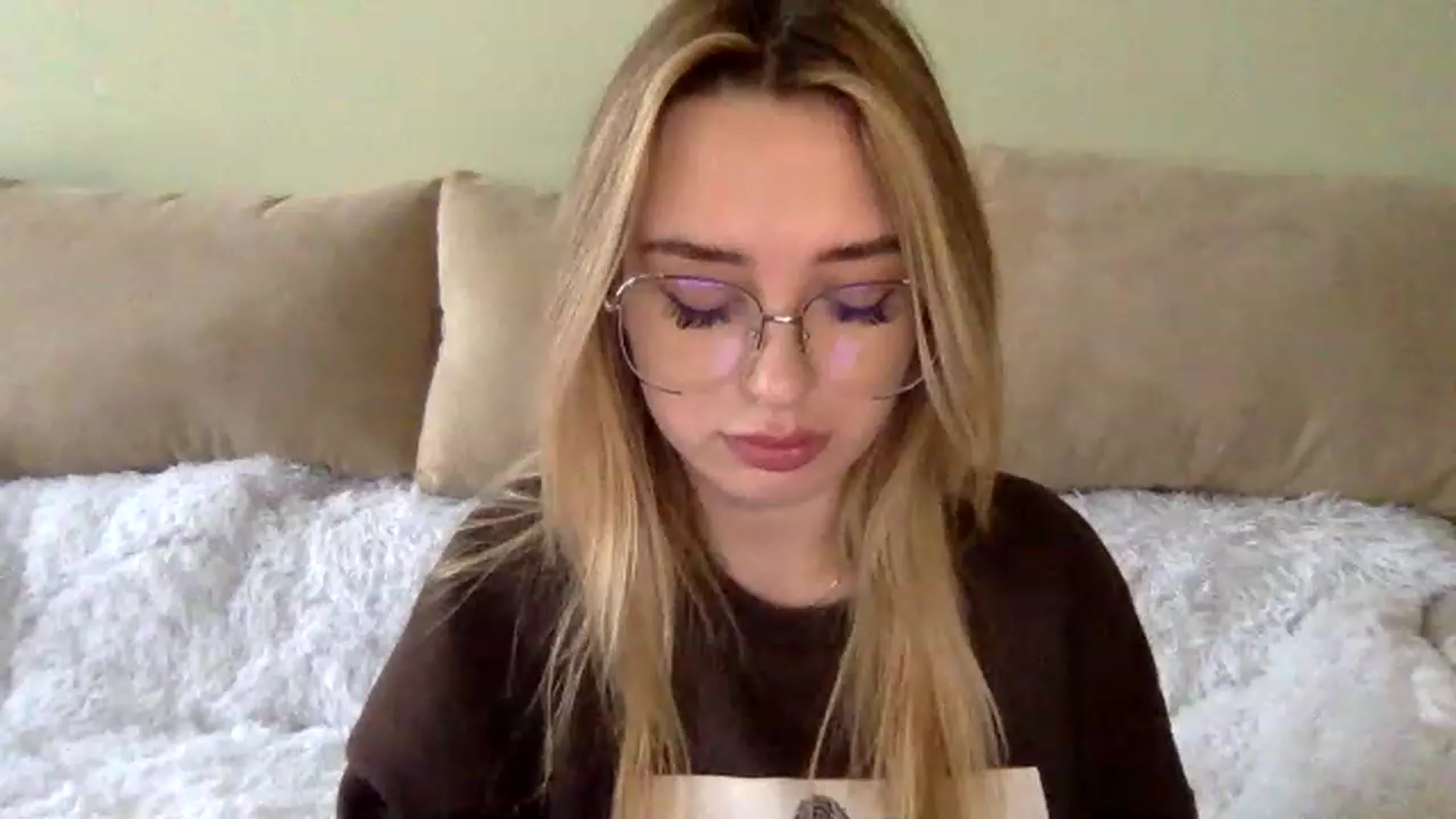 Gallery image thumbnail from Keyssi_li's myfreecams stream on, 12/12/2022, 12:41 image 4 of 20