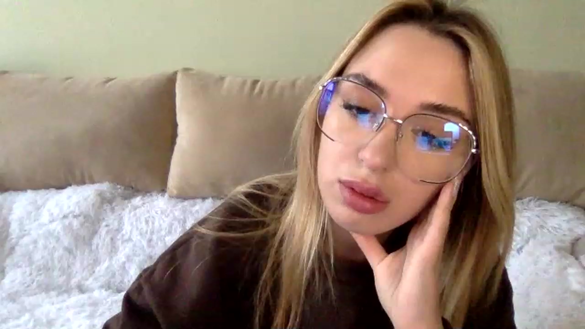 Gallery image thumbnail from Keyssi_li's myfreecams stream on, 12/12/2022, 12:41 image 6 of 20