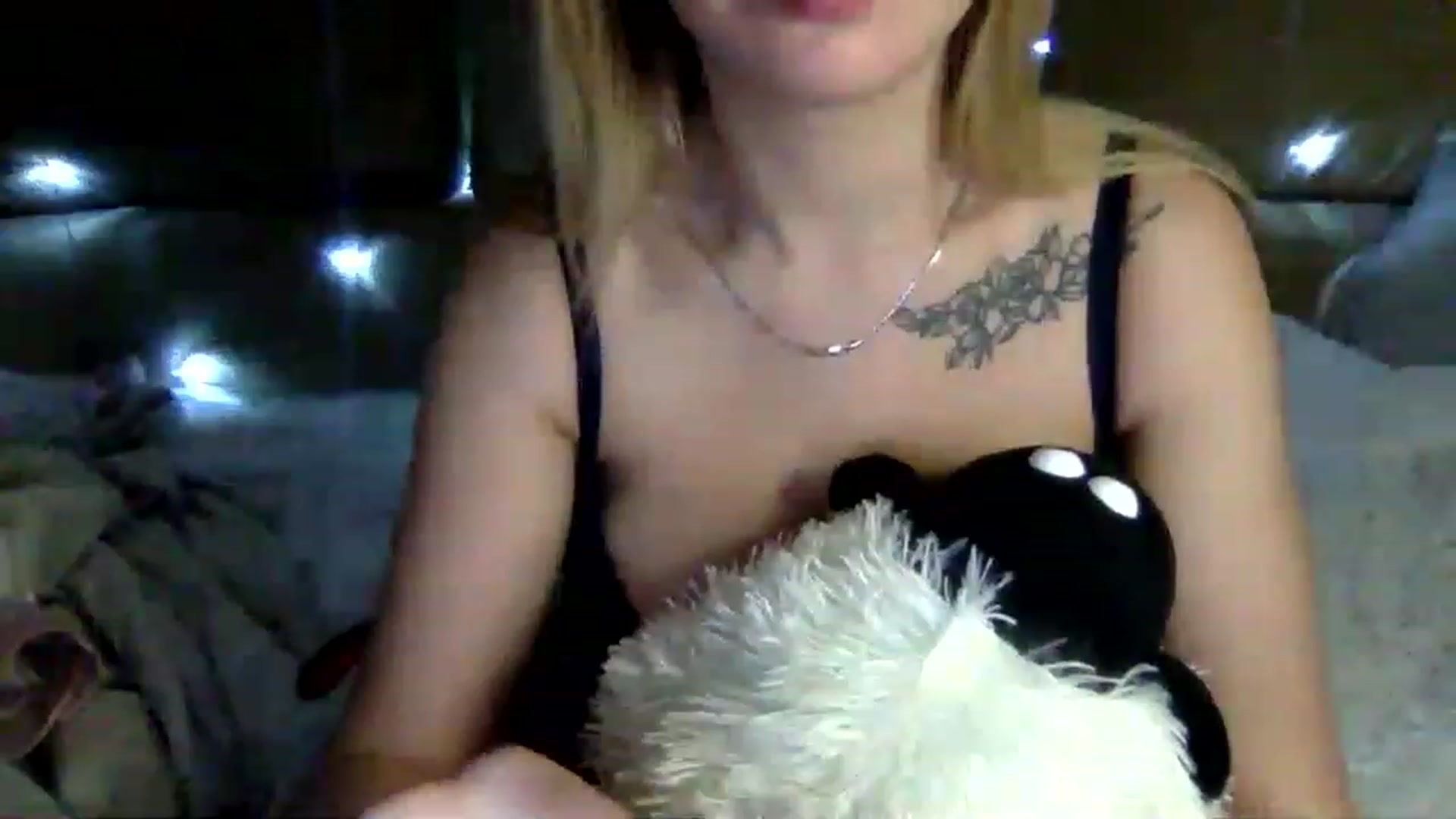 Gallery image thumbnail from Keyssi_li's myfreecams stream on, 12/26/2022, 17:11 image 20 of 20