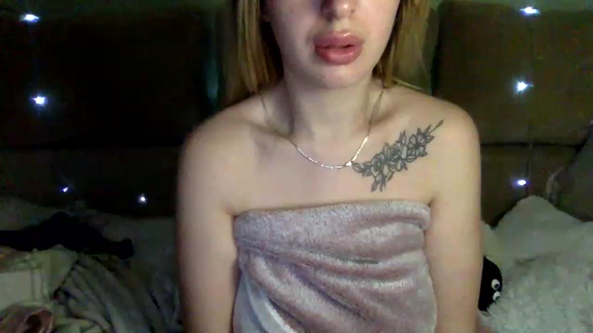 Gallery image thumbnail from Keyssi_li's myfreecams stream on, 12/26/2022, 19:00 image 3 of 20