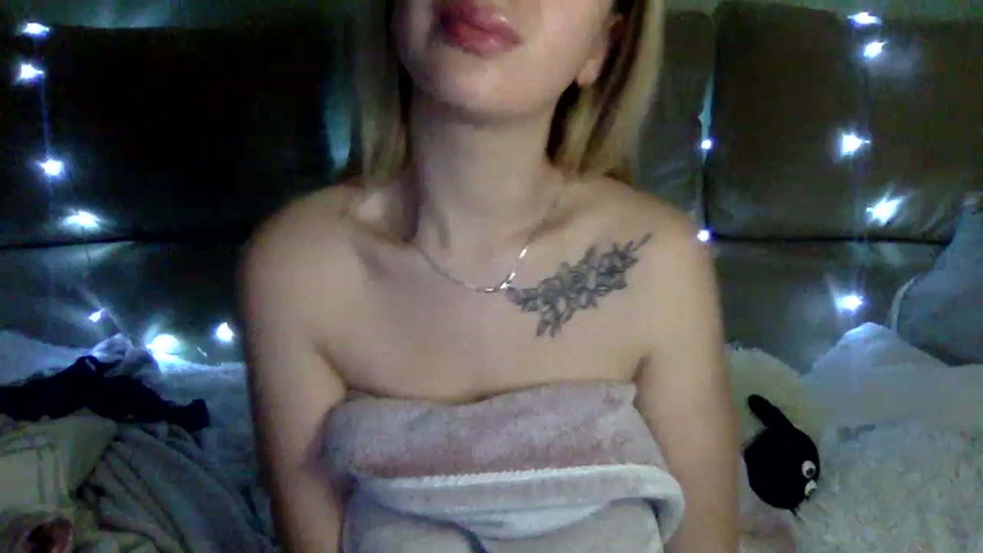 Gallery image thumbnail from Keyssi_li's myfreecams stream on, 12/26/2022, 19:00 image 17 of 20