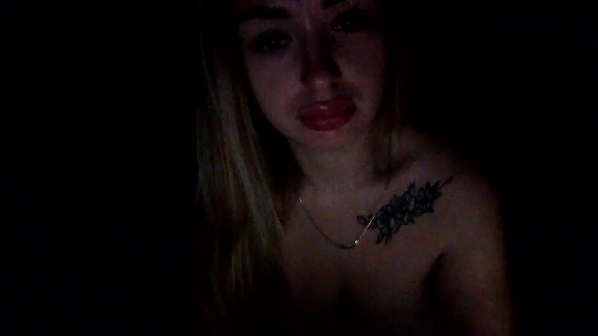 Gallery image thumbnail from Keyssi_li's myfreecams stream on, 12/26/2022, 19:17 image 17 of 20