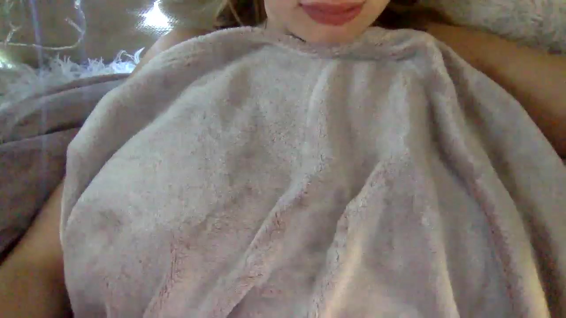Gallery image thumbnail from Keyssi_li's myfreecams stream on, 01/06/2023, 12:34 image 2 of 20