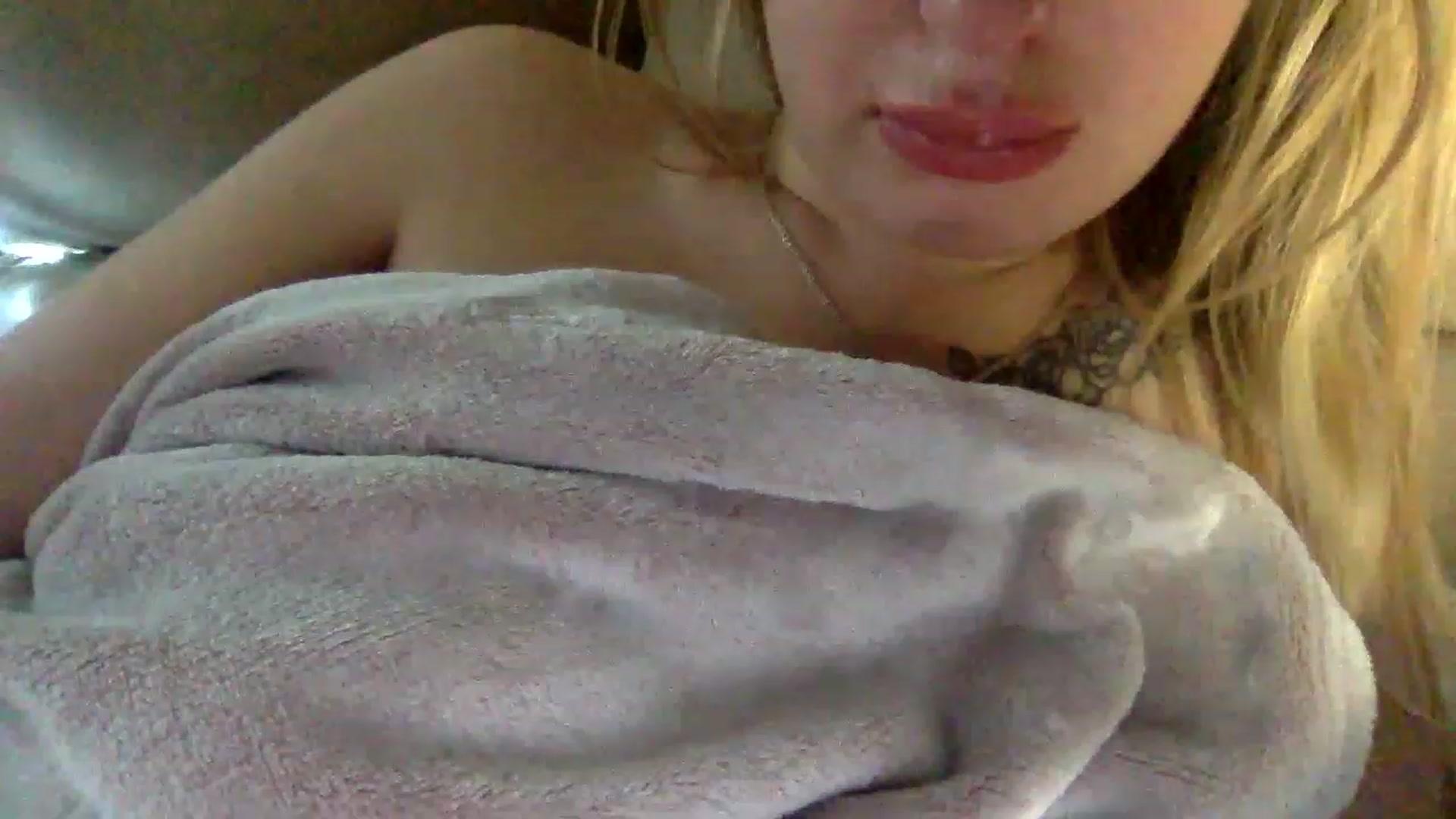 Gallery image thumbnail from Keyssi_li's myfreecams stream on, 01/06/2023, 12:34 image 9 of 20