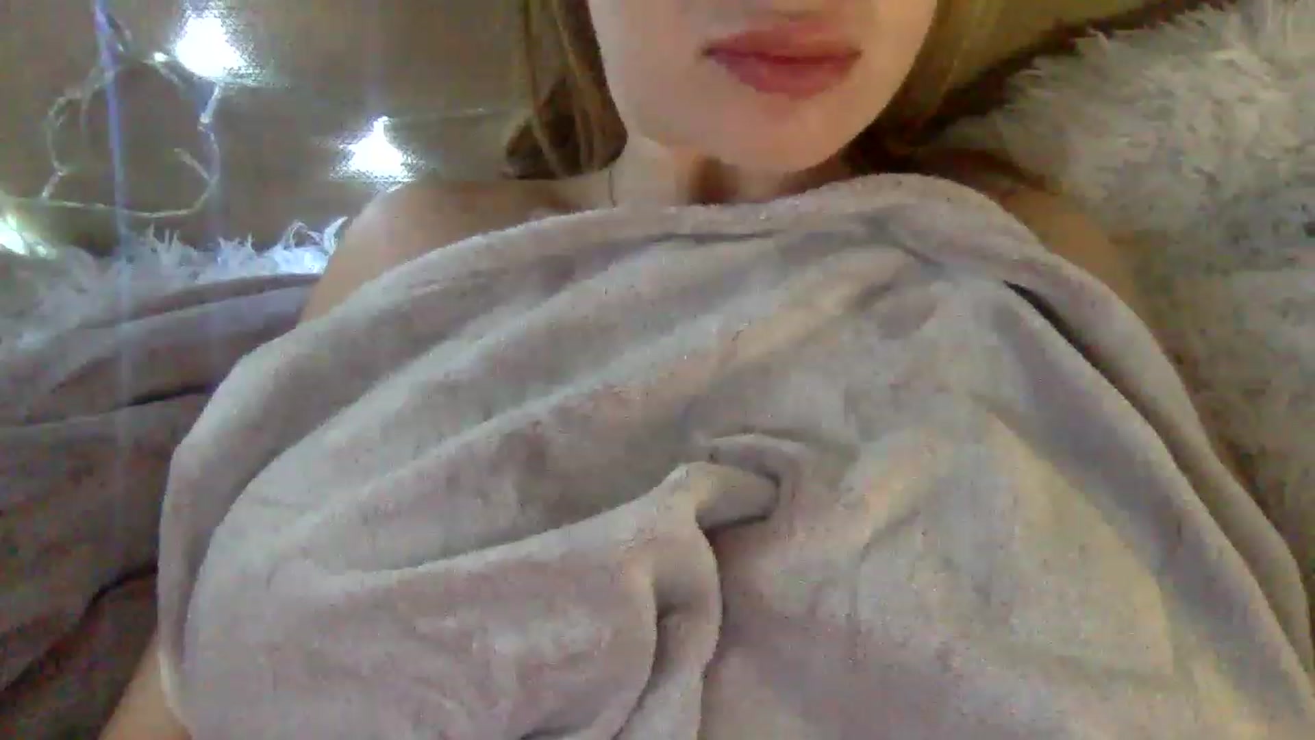 Gallery image thumbnail from Keyssi_li's myfreecams stream on, 01/06/2023, 12:34 image 3 of 20