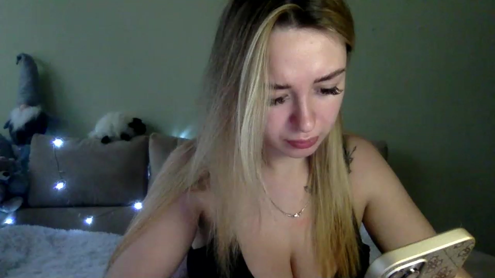 Gallery image thumbnail from Keyssi_li's myfreecams stream on, 01/12/2023, 14:23 image 16 of 20