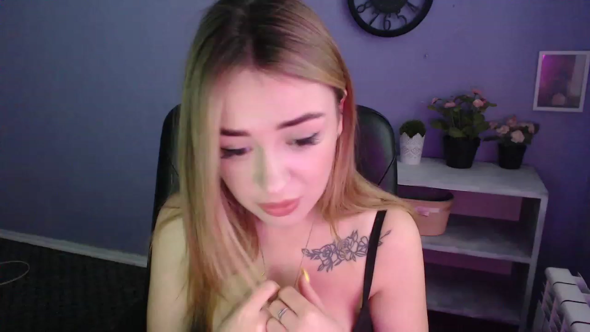 Gallery image thumbnail from Keyssi_li's myfreecams stream on, 03/14/2023, 10:05 image 8 of 20