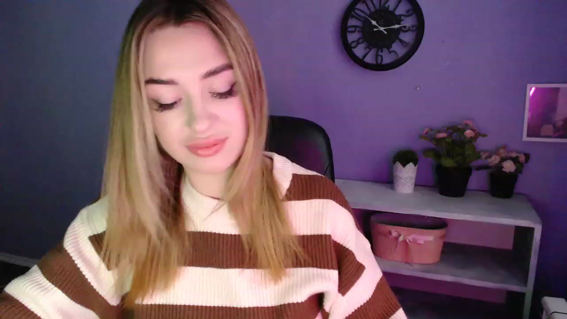 Gallery image thumbnail from Keyssi_li's myfreecams stream on, 03/15/2023, 13:04 image 17 of 20