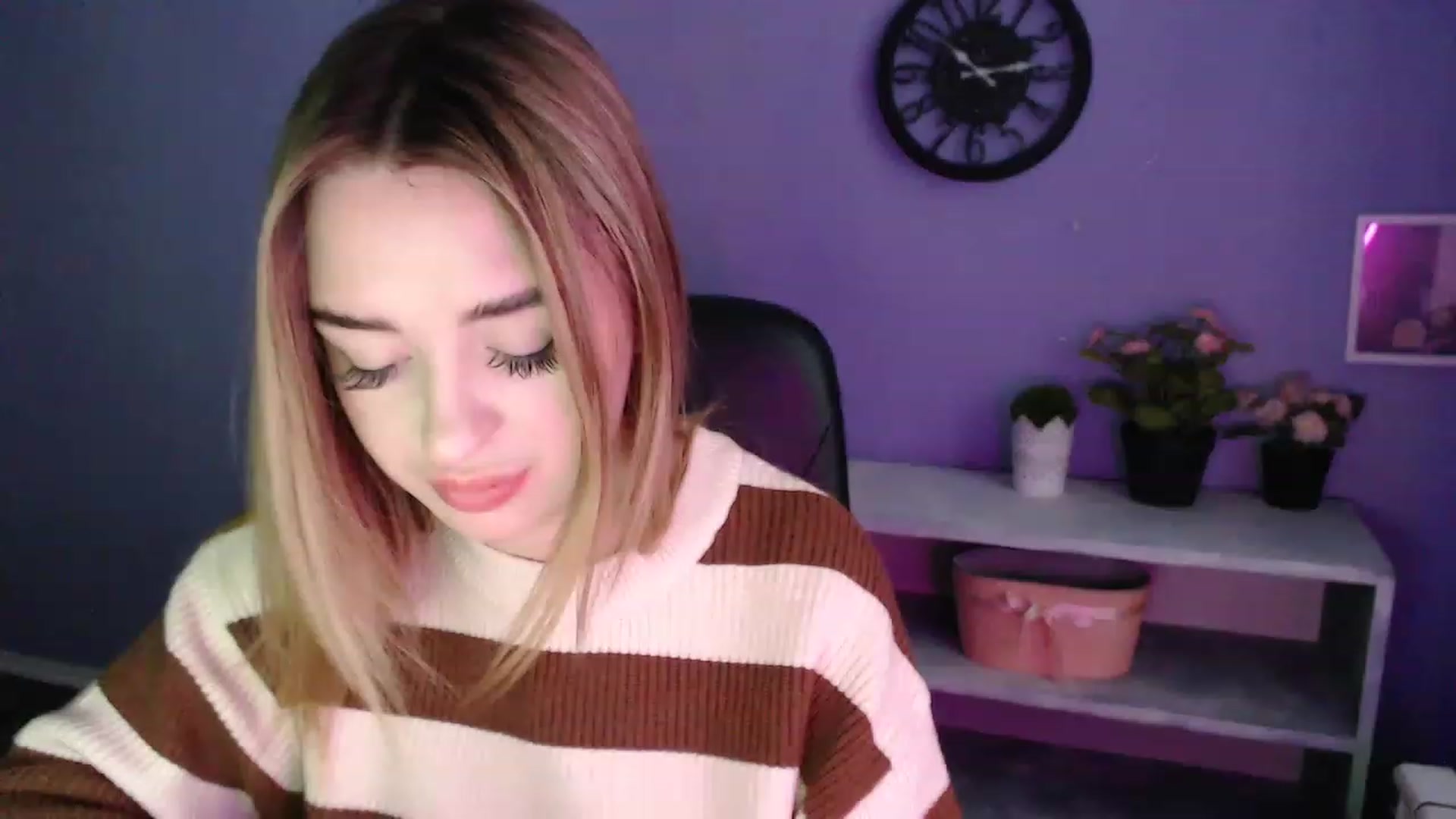 Gallery image thumbnail from Keyssi_li's myfreecams stream on, 03/15/2023, 13:04 image 19 of 20