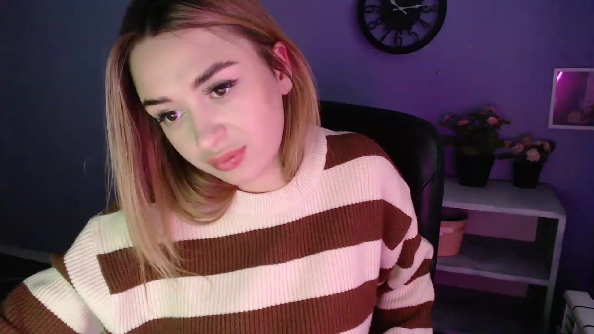 Gallery image thumbnail from Keyssi_li's myfreecams stream on, 03/15/2023, 13:04 image 13 of 20