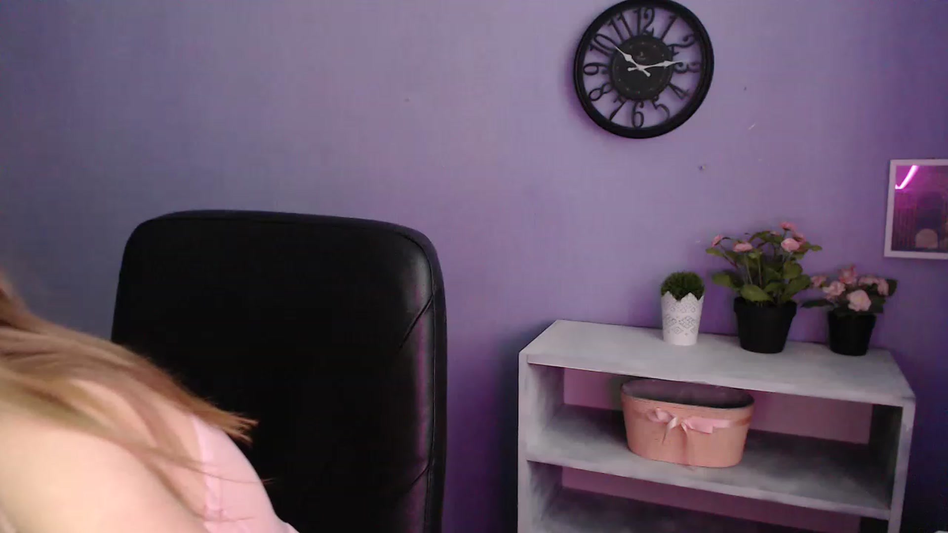 Gallery image thumbnail from Keyssi_li's myfreecams stream on, 03/16/2023, 13:05 image 14 of 20