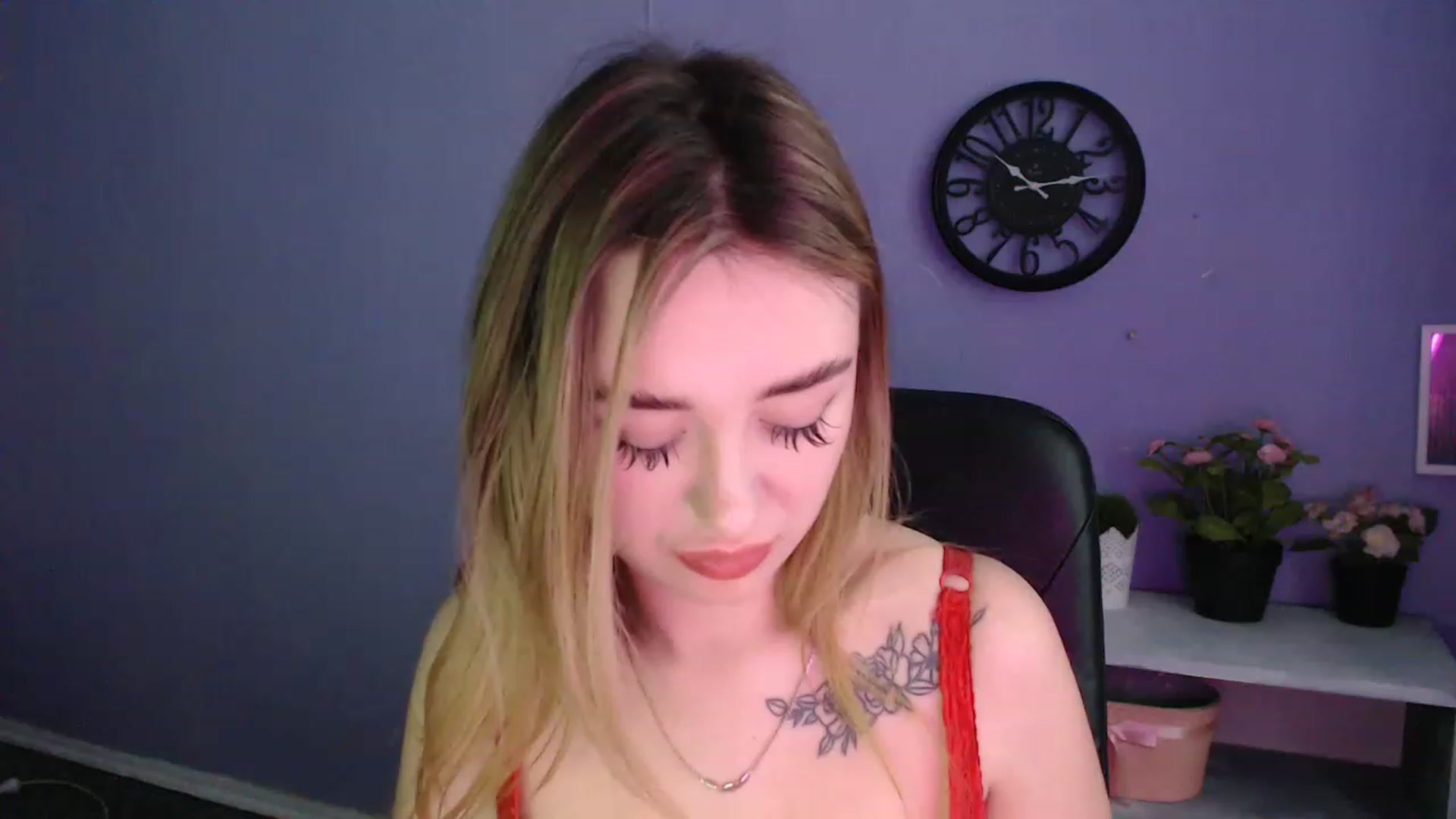 Gallery image thumbnail from Keyssi_li's myfreecams stream on, 03/19/2023, 12:50 image 15 of 20