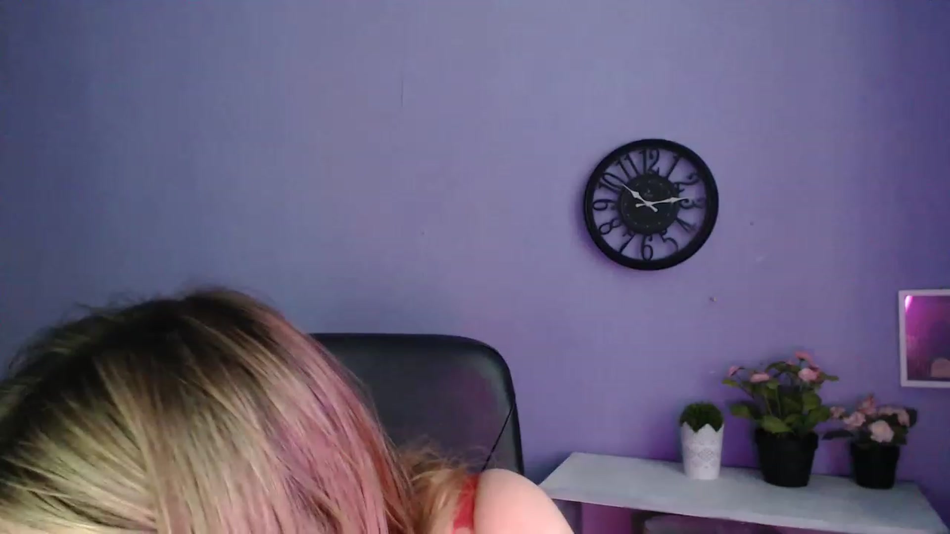 Gallery image thumbnail from Keyssi_li's myfreecams stream on, 03/19/2023, 12:50 image 9 of 20