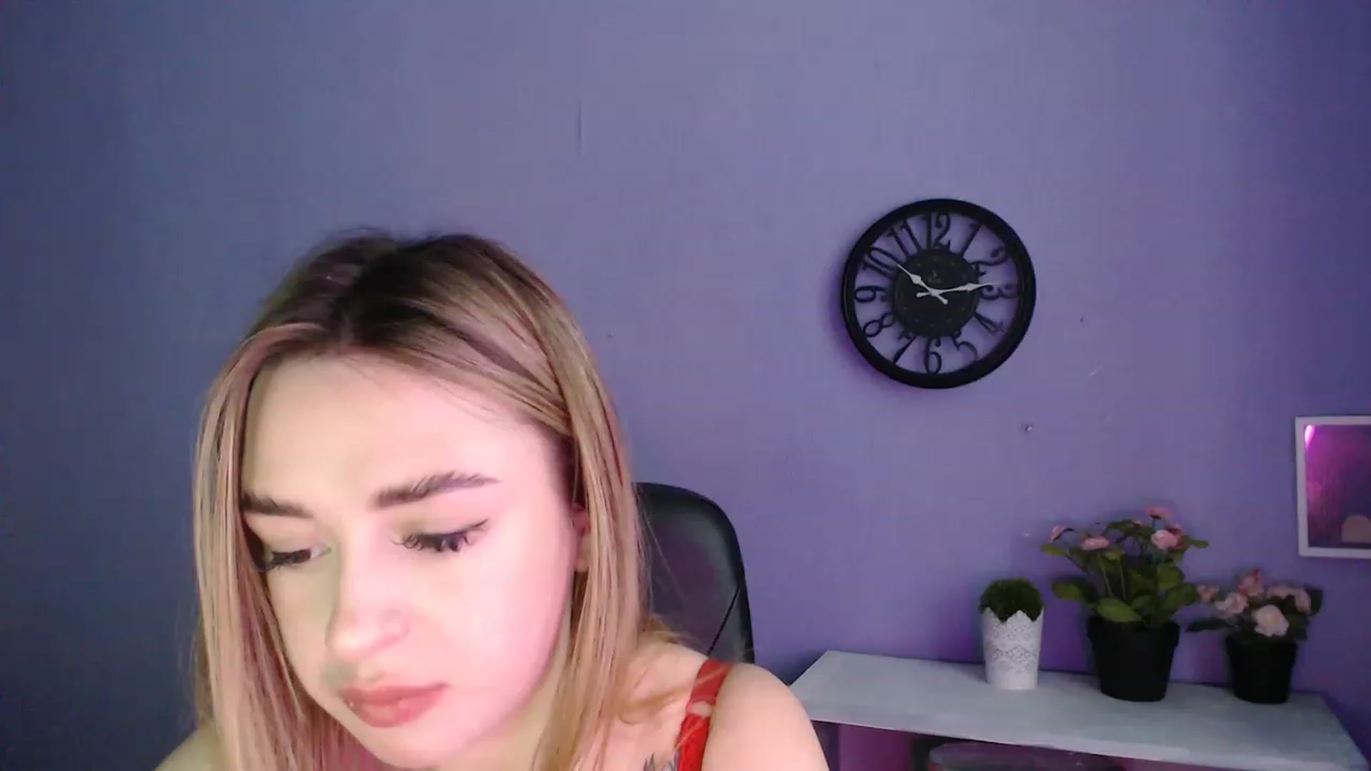 Gallery image thumbnail from Keyssi_li's myfreecams stream on, 03/19/2023, 12:50 image 8 of 20