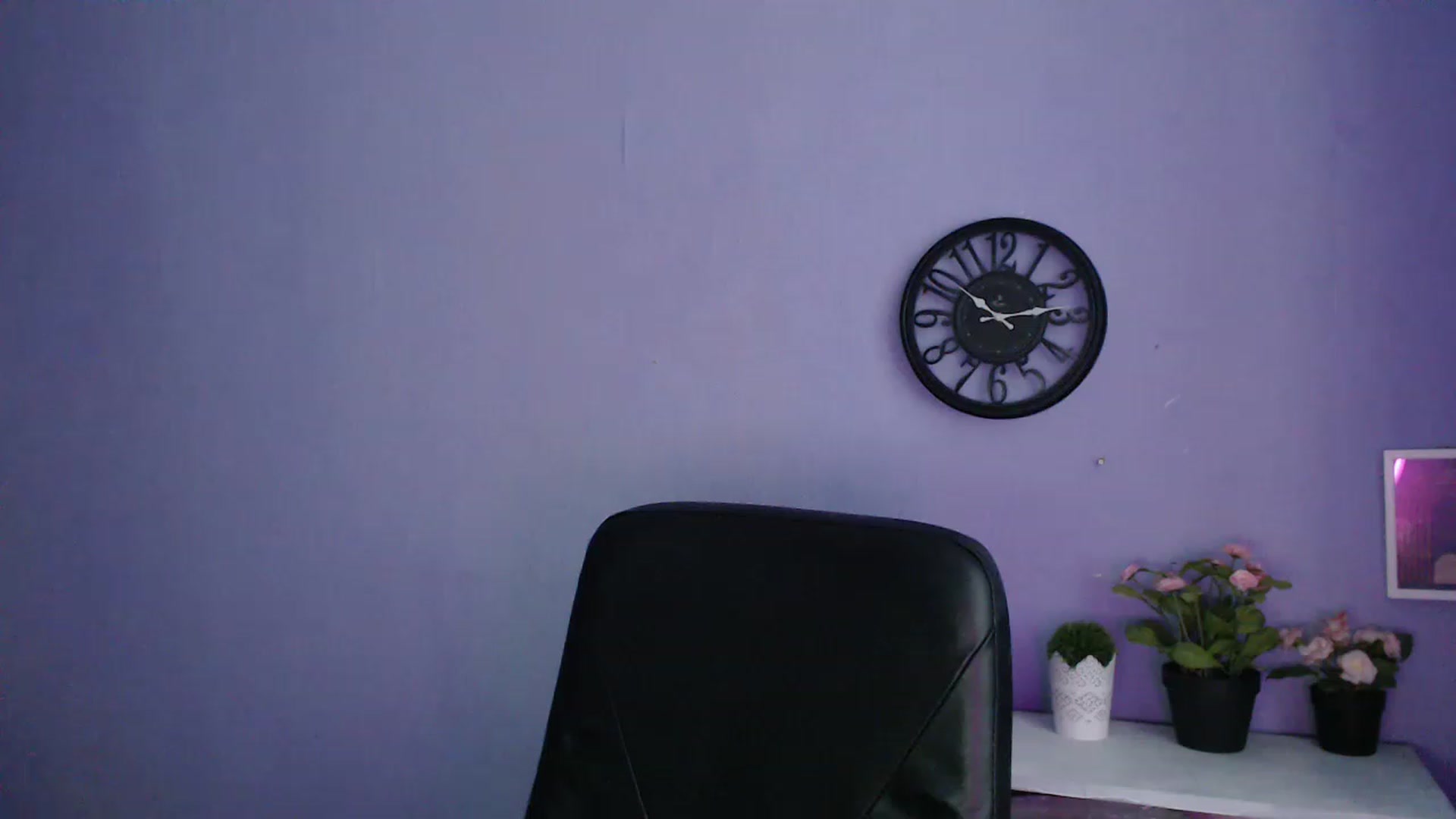 Gallery image thumbnail from Keyssi_li's myfreecams stream on, 03/19/2023, 12:50 image 12 of 20