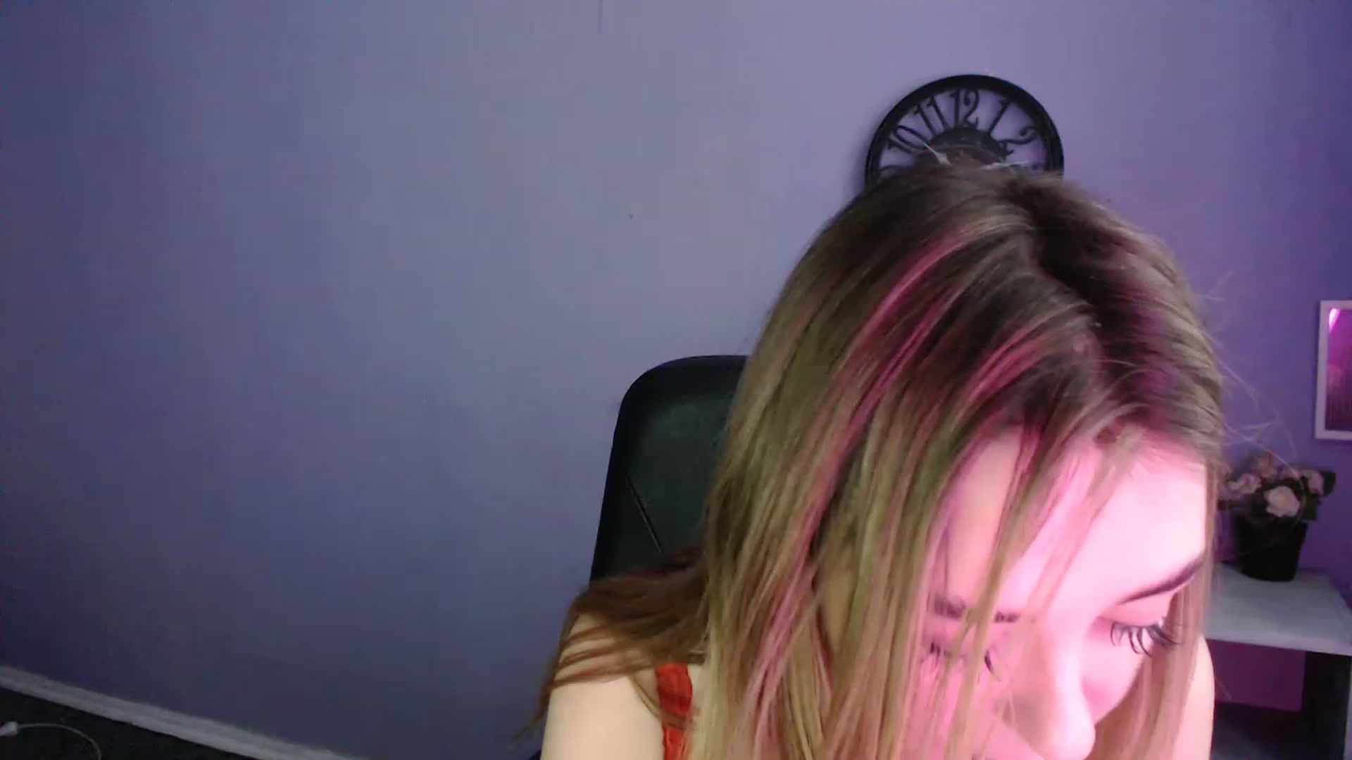 Gallery image thumbnail from Keyssi_li's myfreecams stream on, 03/19/2023, 12:50 image 16 of 20