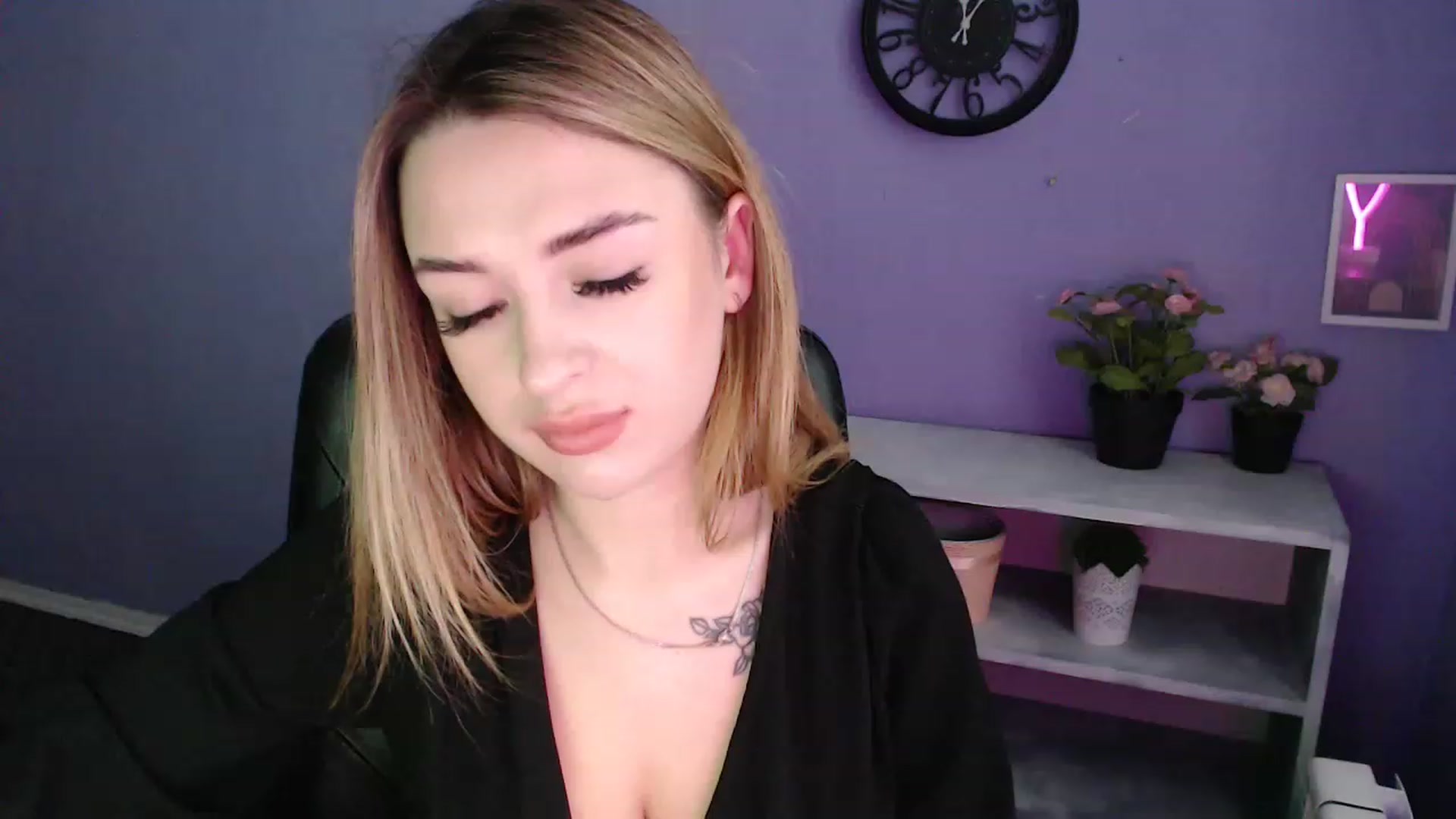 Gallery image thumbnail from Keyssi_li's myfreecams stream on, 03/24/2023, 13:26 image 7 of 20