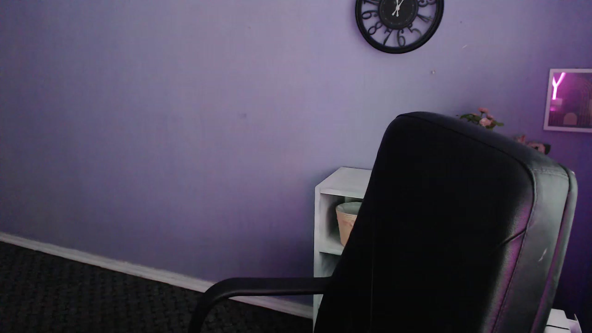 Gallery image thumbnail from Keyssi_li's myfreecams stream on, 03/24/2023, 13:26 image 17 of 20