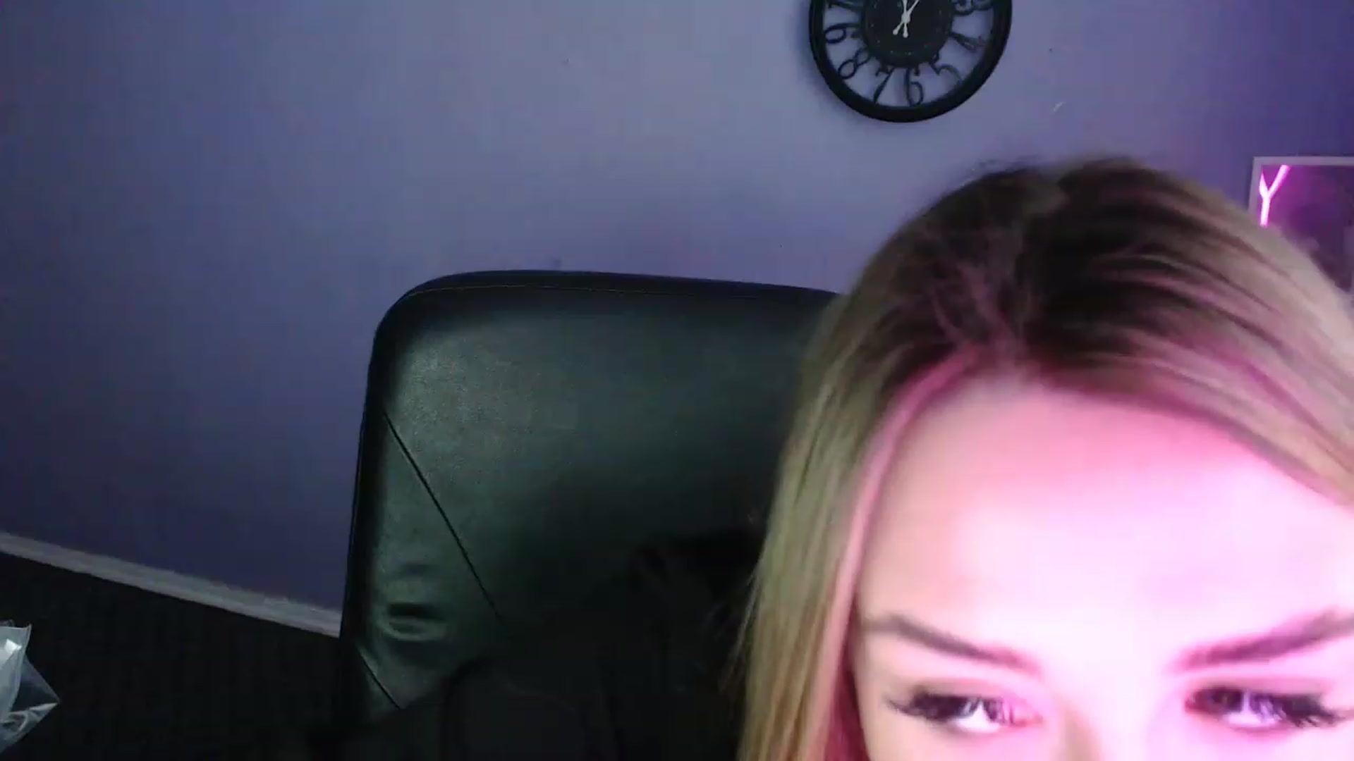 Gallery image thumbnail from Keyssi_li's myfreecams stream on, 03/24/2023, 13:26 image 20 of 20