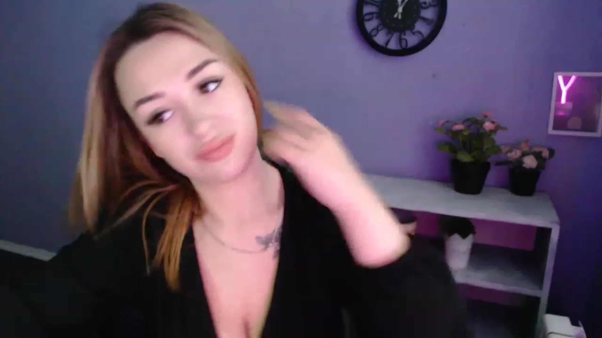 Gallery image thumbnail from Keyssi_li's myfreecams stream on, 03/24/2023, 13:26 image 3 of 20