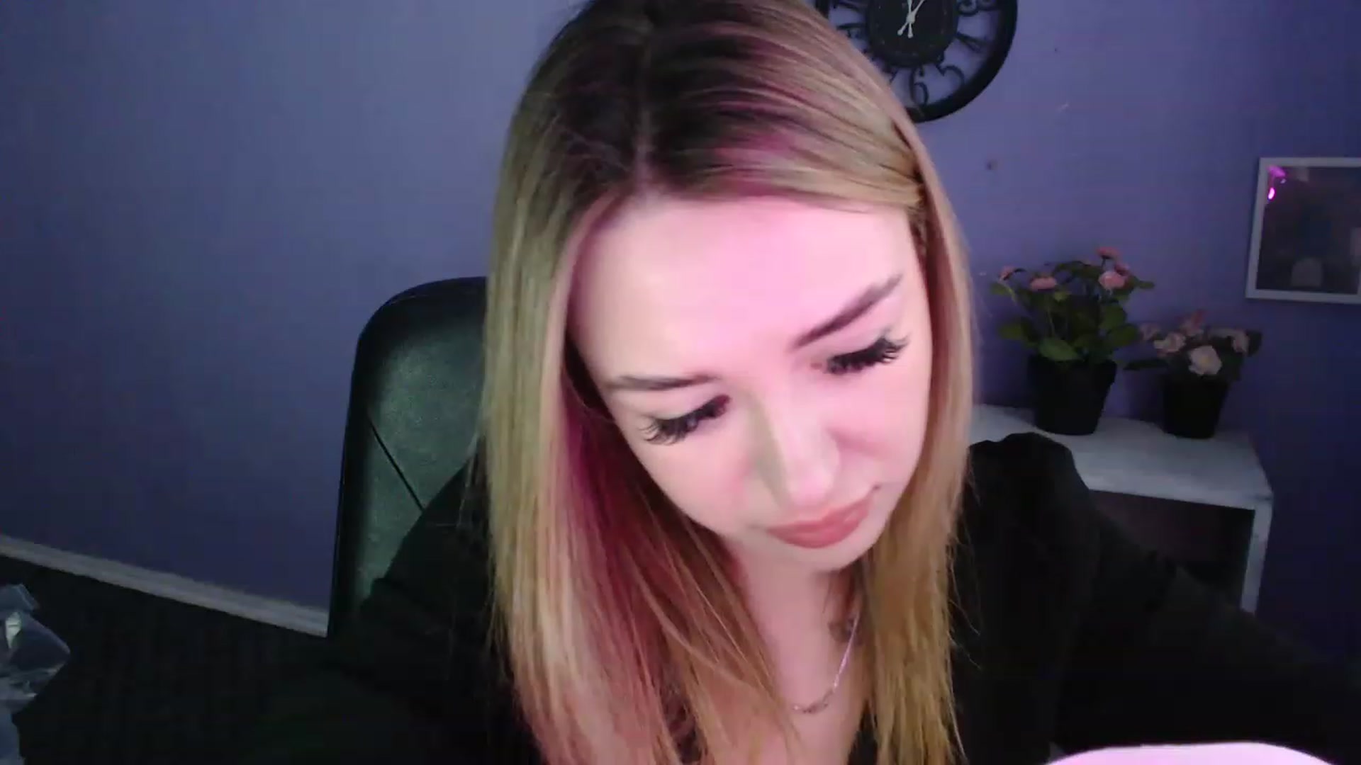 Gallery image thumbnail from Keyssi_li's myfreecams stream on, 03/24/2023, 13:26 image 19 of 20