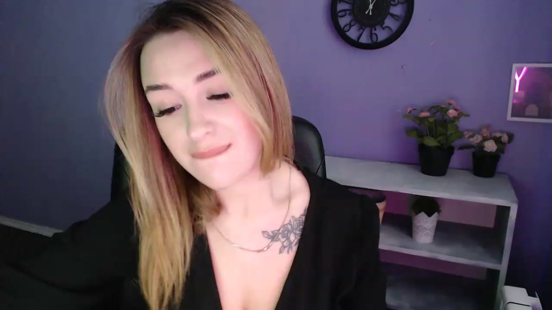 Gallery image thumbnail from Keyssi_li's myfreecams stream on, 03/24/2023, 13:26 image 16 of 20