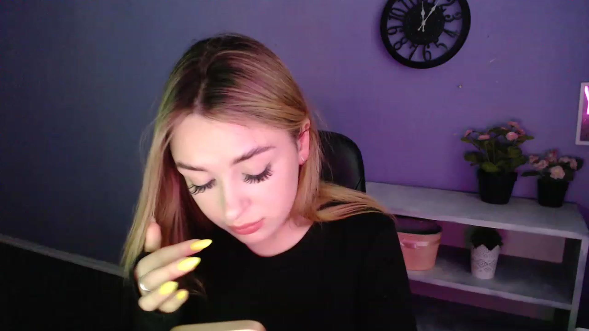 Gallery image thumbnail from Keyssi_li's myfreecams stream on, 03/25/2023, 13:04 image 18 of 20