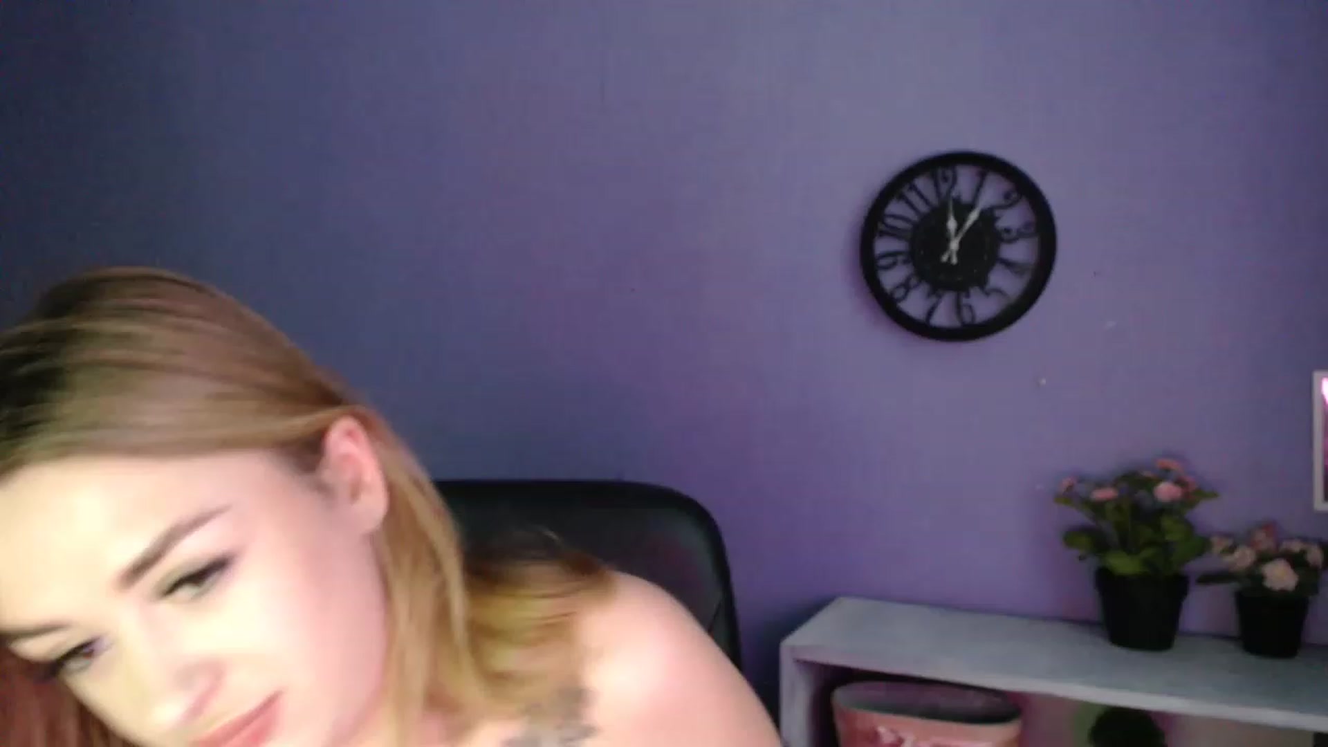 Gallery image thumbnail from Keyssi_li's myfreecams stream on, 03/26/2023, 12:01 image 1 of 20