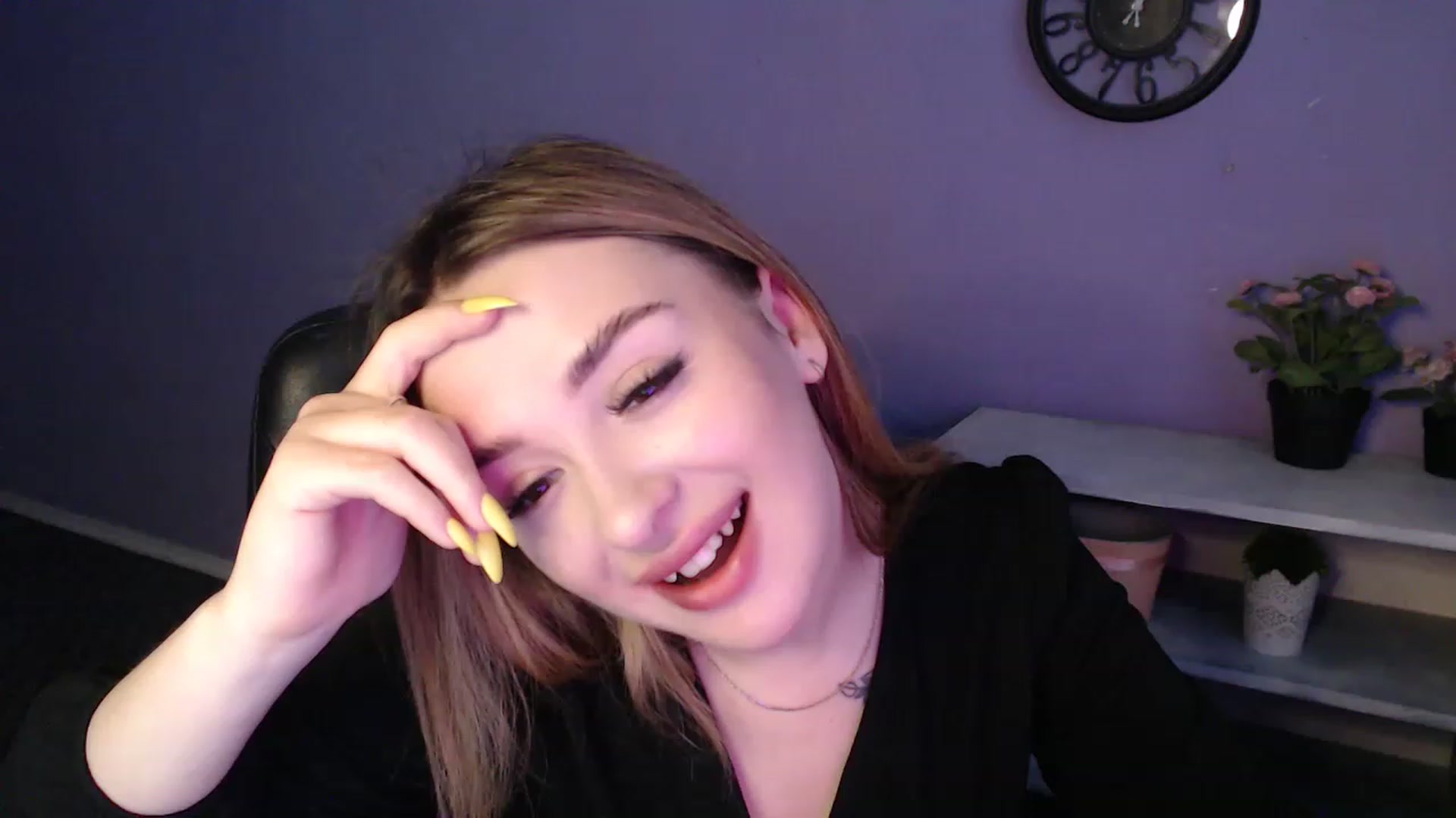 Gallery image thumbnail from Keyssi_li's myfreecams stream on, 03/27/2023, 10:17 image 1 of 20