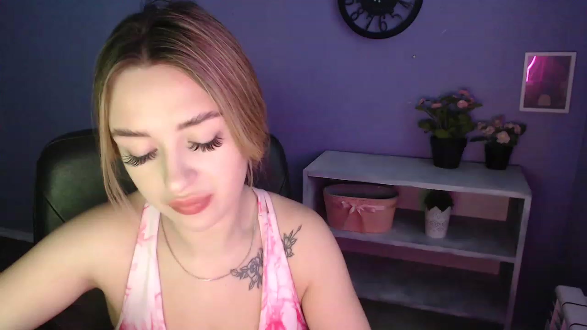 Gallery image thumbnail from Keyssi_li's myfreecams stream on, 03/29/2023, 08:42 image 4 of 20
