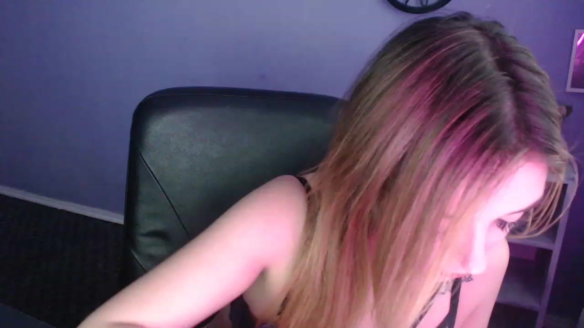 Gallery image thumbnail from Keyssi_li's myfreecams stream on, 03/29/2023, 11:57 image 12 of 20