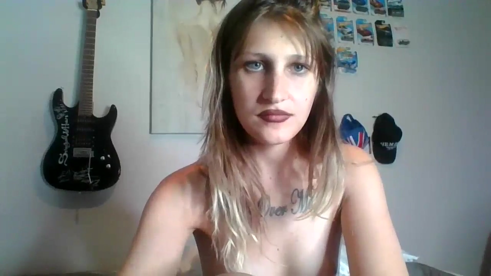 Gallery image thumbnail from Kezzlovesyou's myfreecams stream on, 10/03/2024, 24:53 image 16 of 20