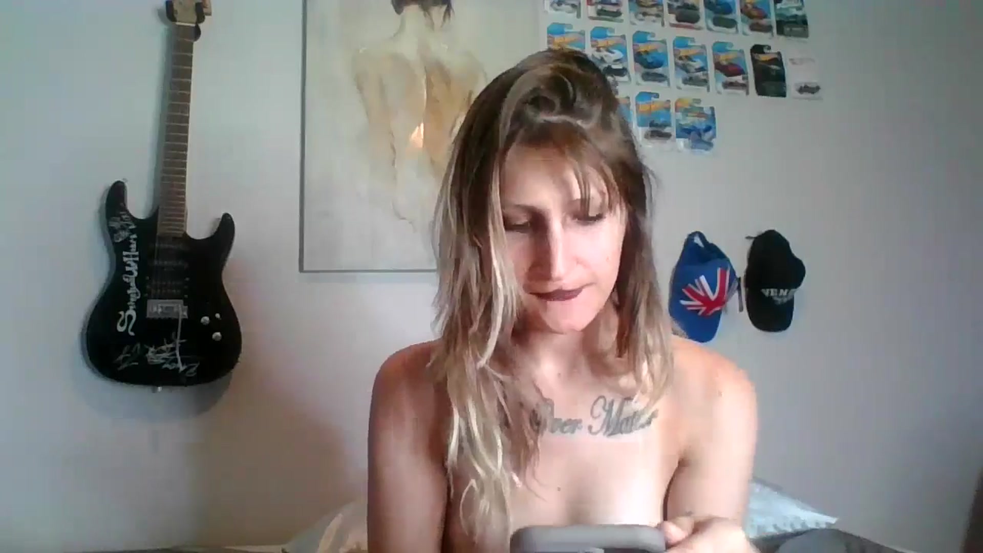 Gallery image thumbnail from Kezzlovesyou's myfreecams stream on, 10/03/2024, 24:53 image 13 of 20