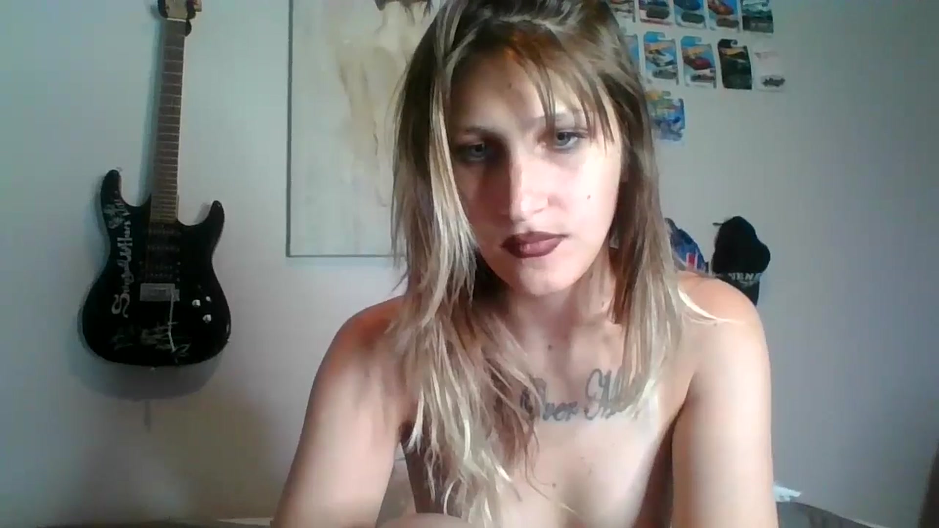 Gallery image thumbnail from Kezzlovesyou's myfreecams stream on, 10/03/2024, 24:53 image 14 of 20