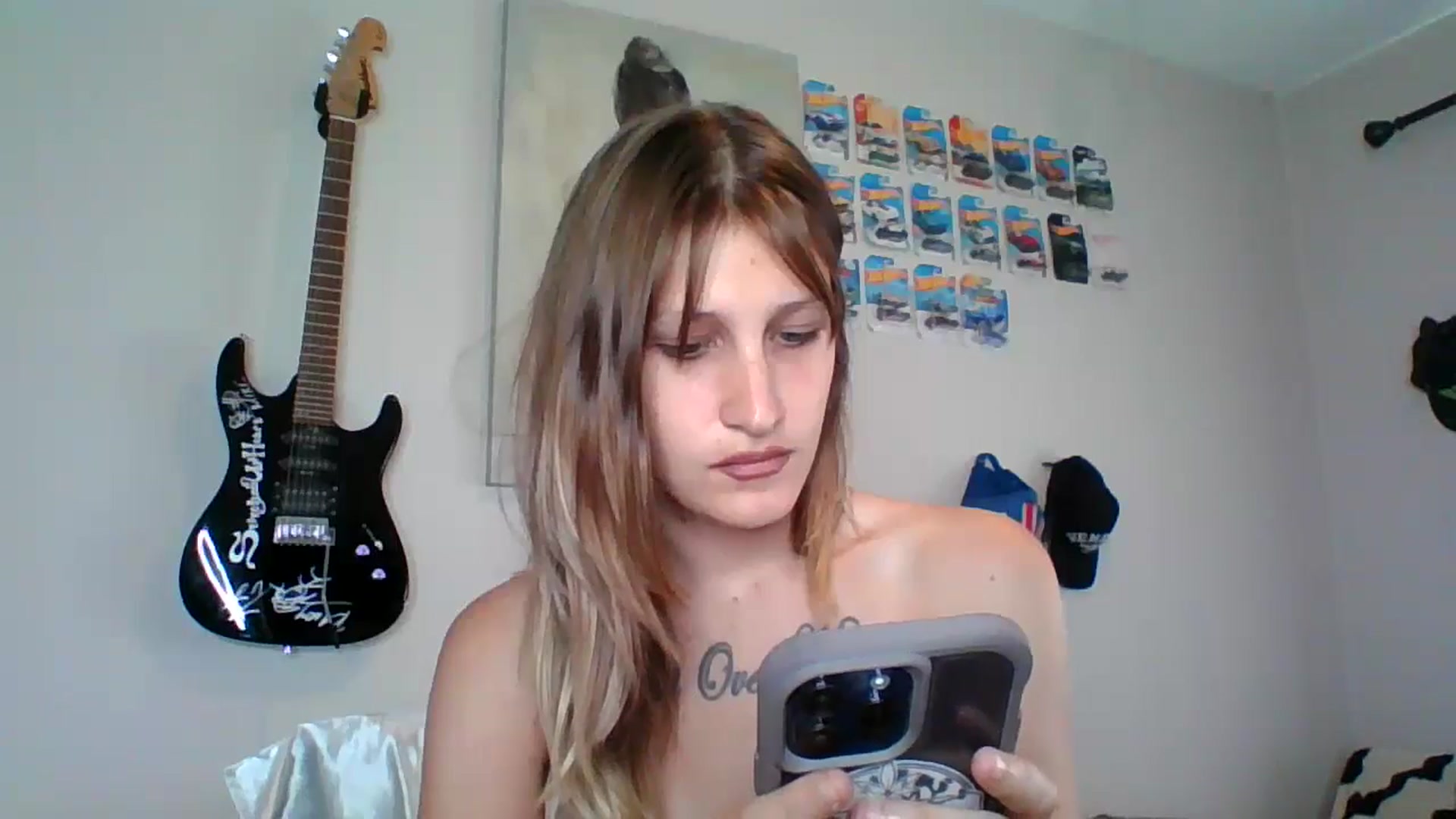 Gallery image thumbnail from Kezzlovesyou's myfreecams stream on, 10/13/2024, 17:57 image 9 of 20