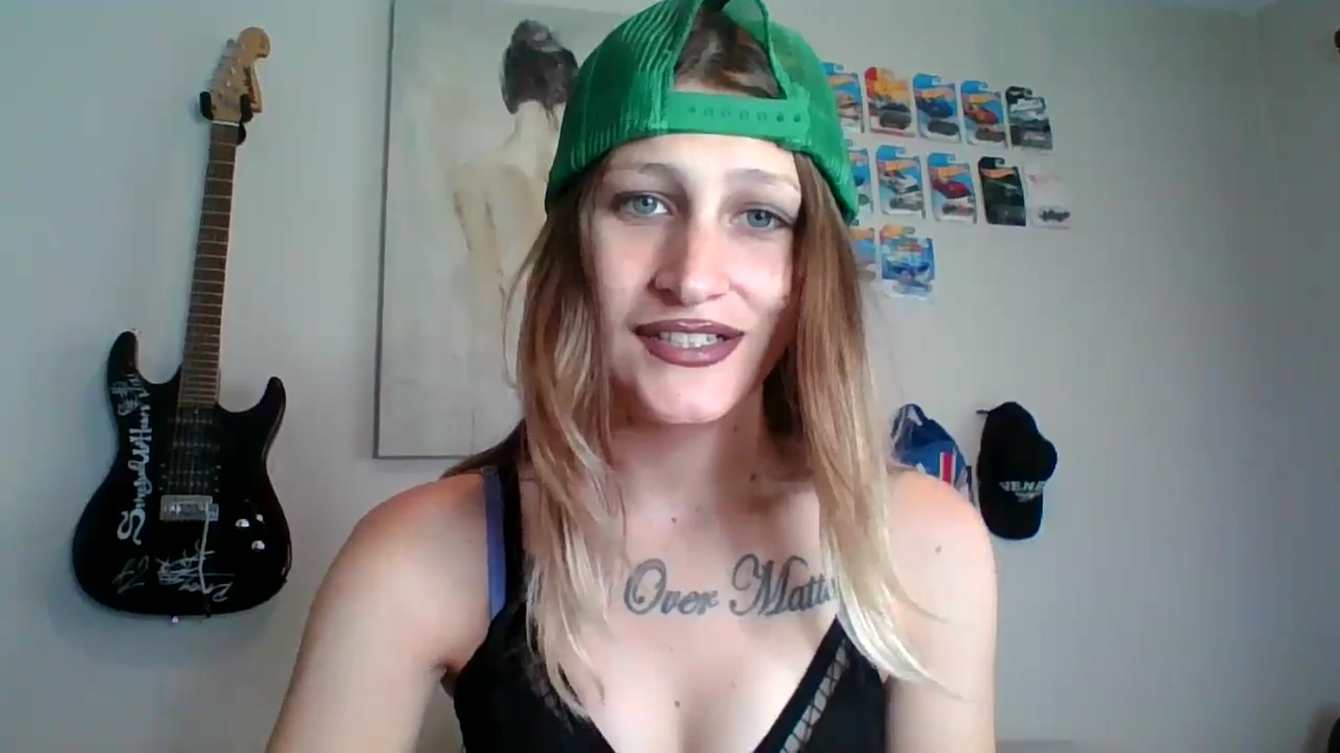 Gallery image thumbnail from Kezzlovesyou's myfreecams stream on, 10/14/2024, 16:40 image 12 of 20
