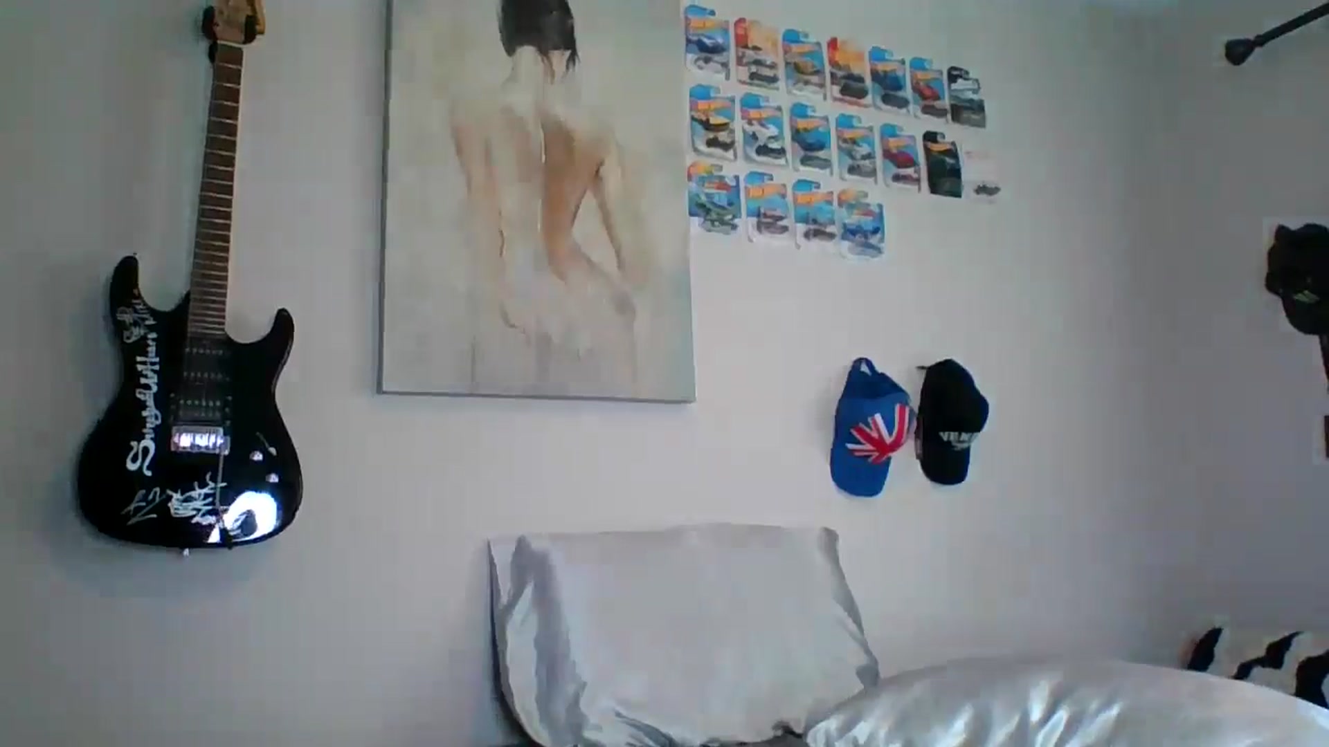 Gallery image thumbnail from Kezzlovesyou's myfreecams stream on, 10/14/2024, 16:40 image 10 of 20