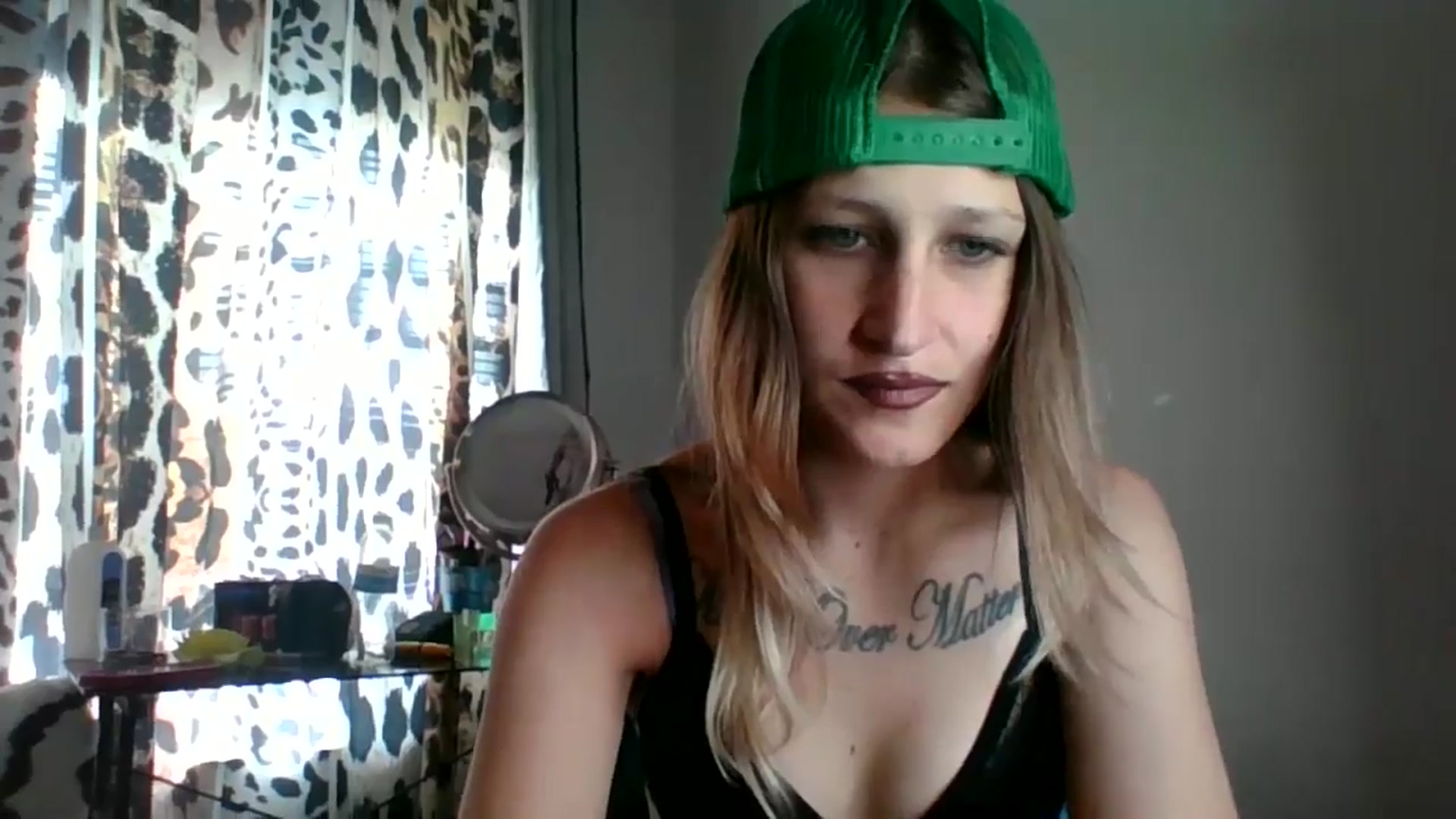 Gallery image thumbnail from Kezzlovesyou's myfreecams stream on, 10/14/2024, 16:40 image 11 of 20