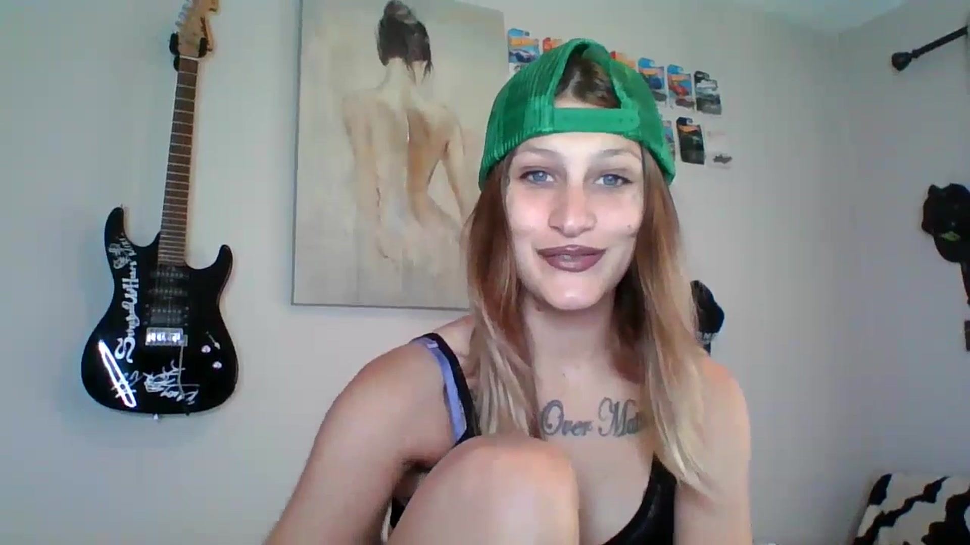 Gallery image thumbnail from Kezzlovesyou's myfreecams stream on, 10/14/2024, 16:40 image 5 of 20