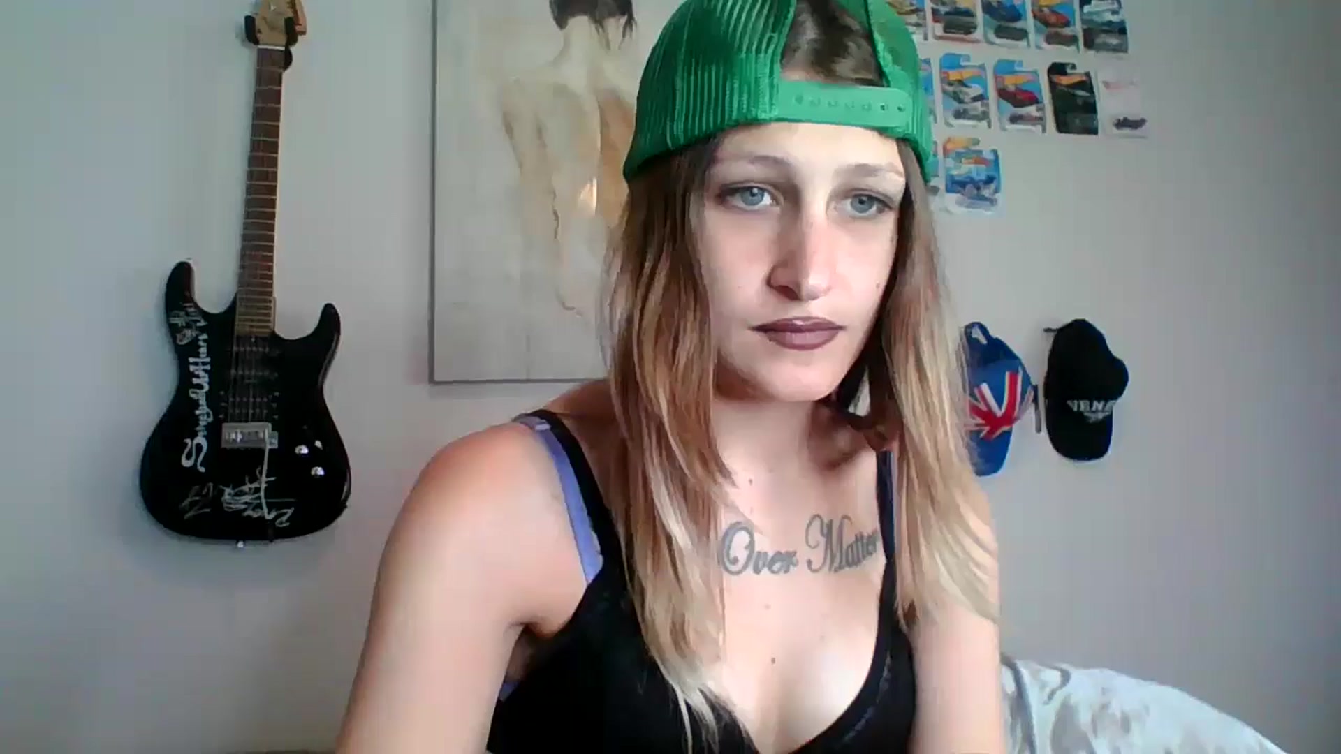 Gallery image thumbnail from Kezzlovesyou's myfreecams stream on, 10/14/2024, 16:40 image 13 of 20