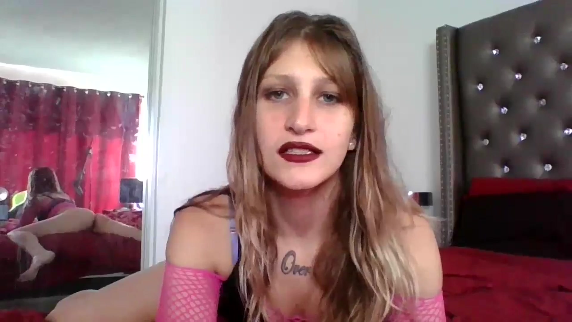 Gallery image thumbnail from Kezzlovesyou's myfreecams stream on, 11/04/2024, 22:41 image 4 of 20