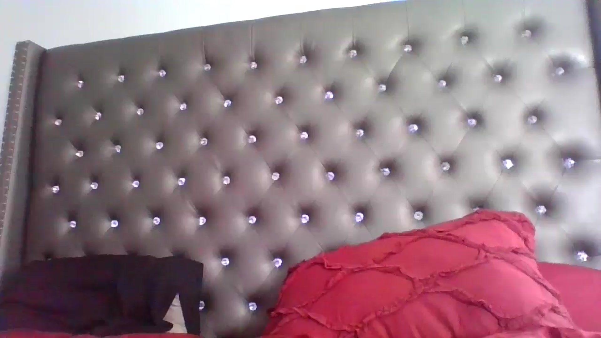 Gallery image thumbnail from Kezzlovesyou's myfreecams stream on, 11/16/2024, 22:16 image 15 of 20