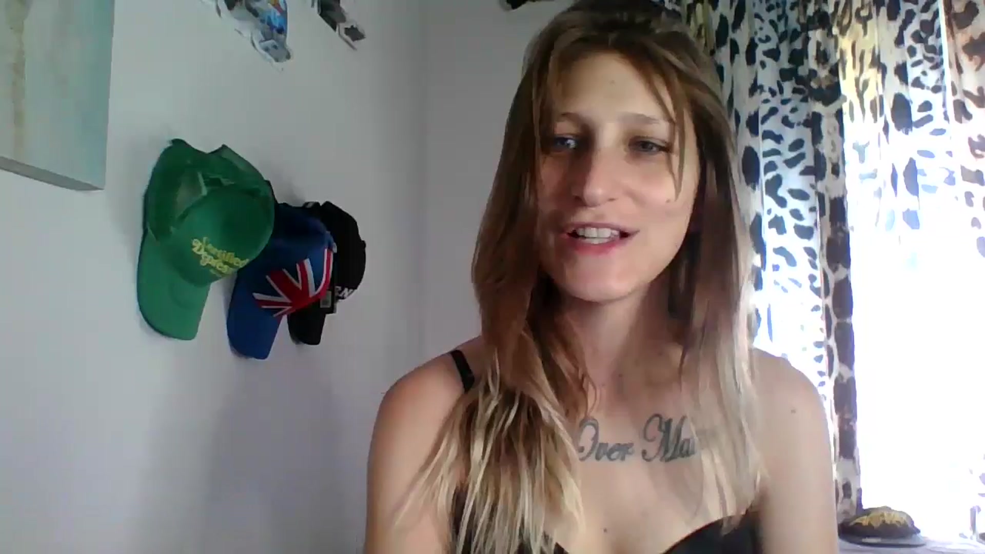 Gallery image thumbnail from Kezzlovesyou's myfreecams stream on, 12/08/2024, 19:45 image 3 of 20