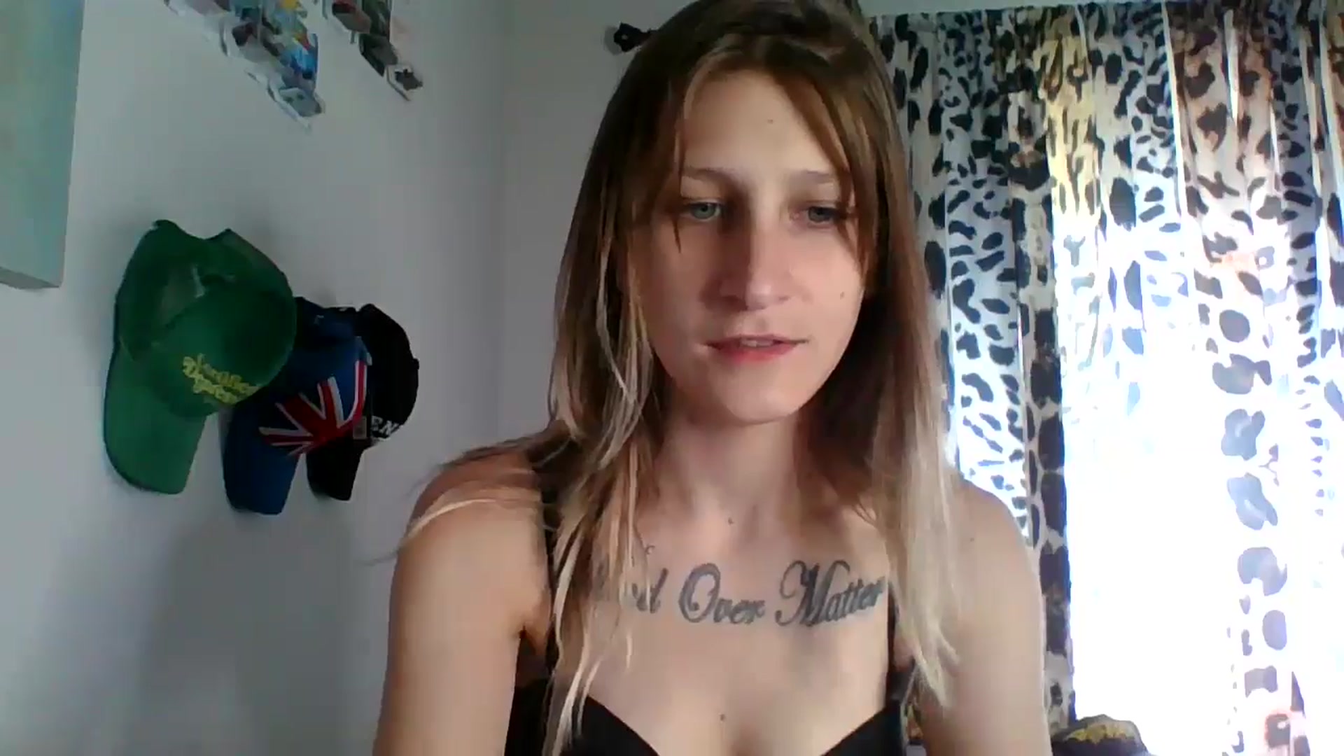Gallery image thumbnail from Kezzlovesyou's myfreecams stream on, 12/08/2024, 19:45 image 15 of 20