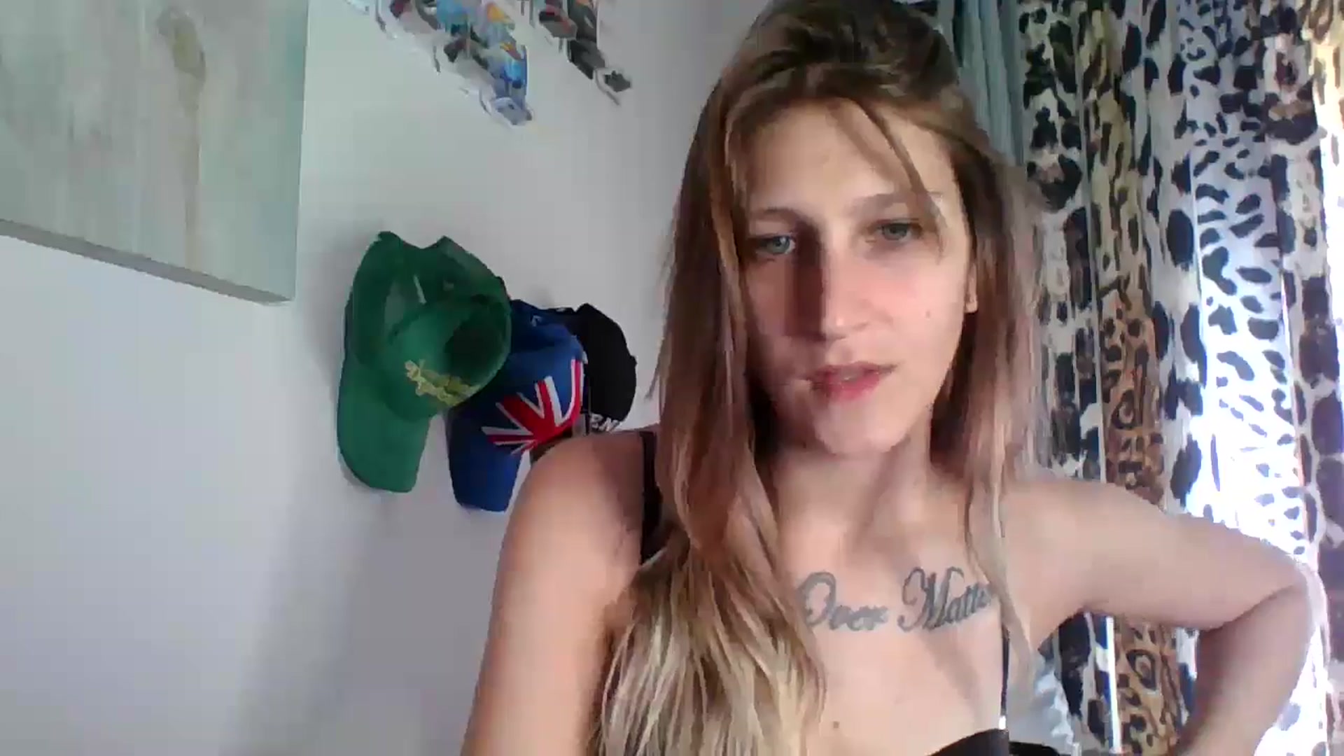 Gallery image thumbnail from Kezzlovesyou's myfreecams stream on, 12/08/2024, 19:45 image 18 of 20