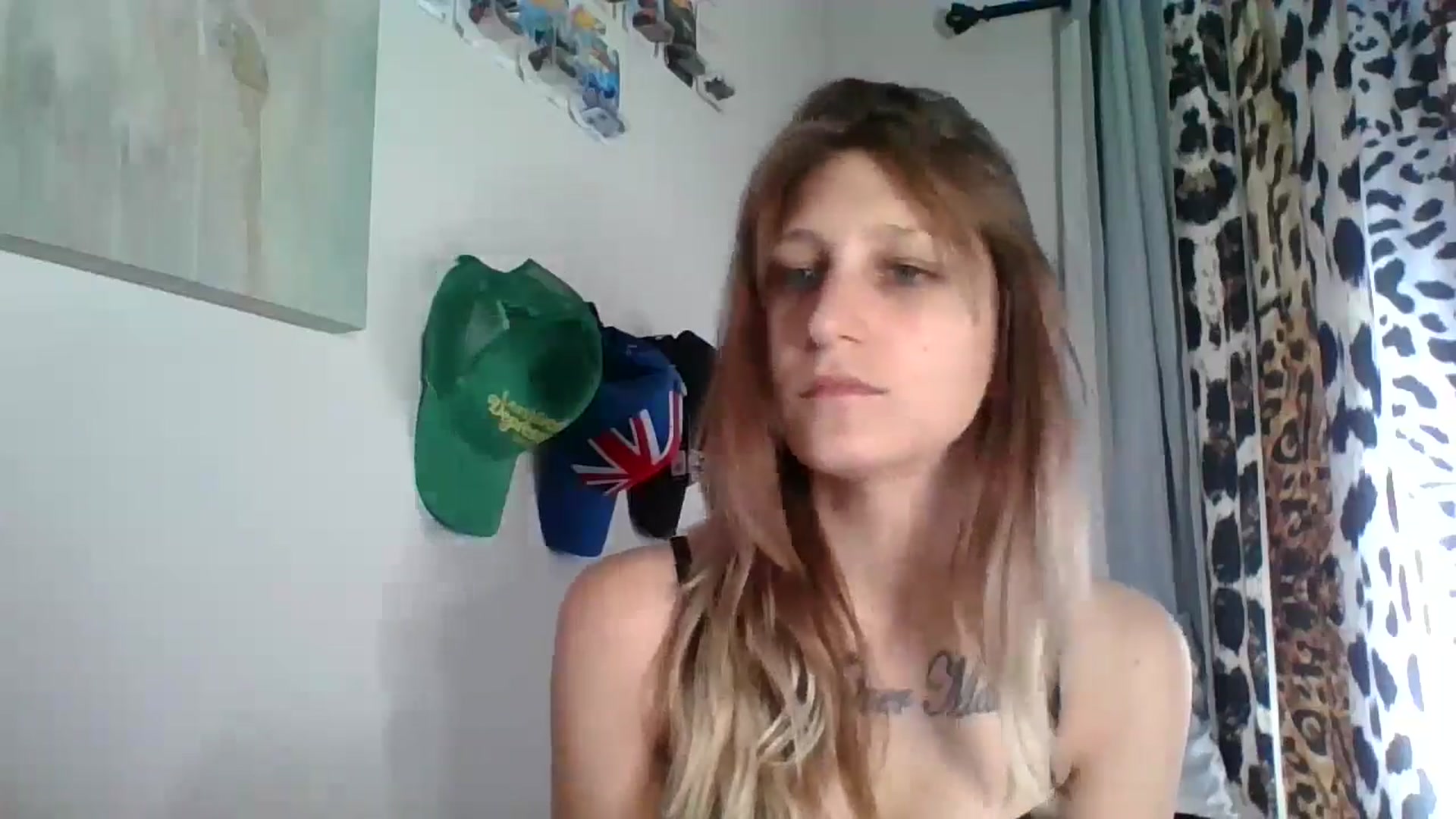 Gallery image thumbnail from Kezzlovesyou's myfreecams stream on, 12/08/2024, 19:45 image 16 of 20