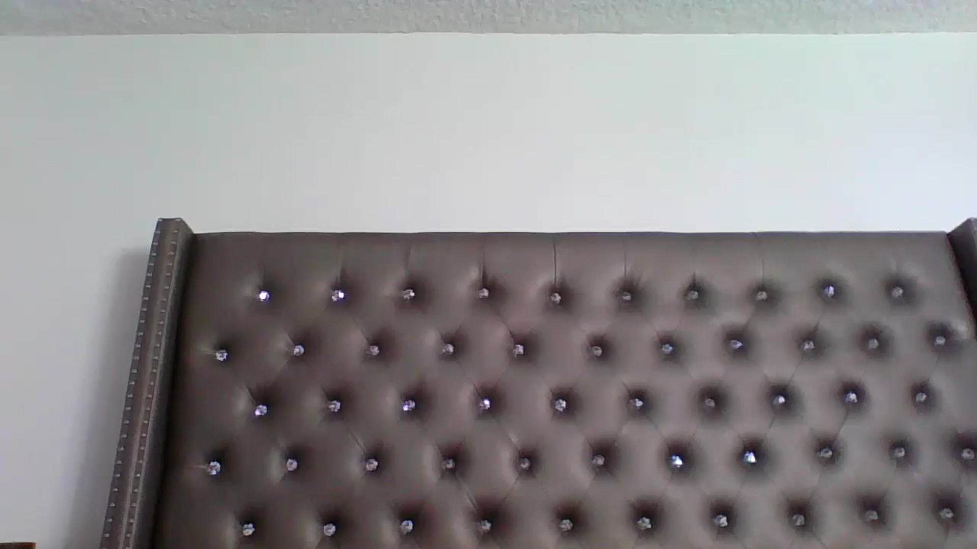 Gallery image thumbnail from Kezzlovesyou's myfreecams stream on, 12/17/2024, 19:28 image 15 of 20