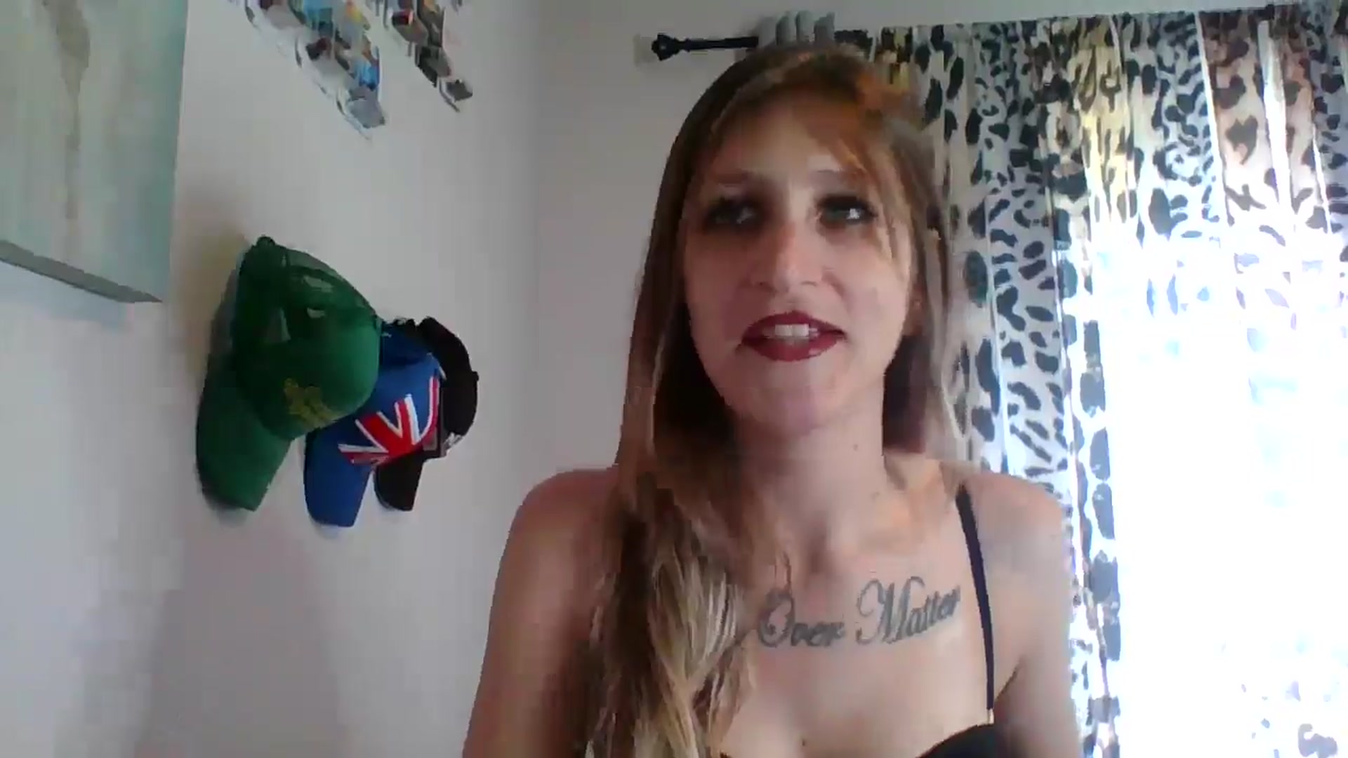 Gallery image thumbnail from Kezzlovesyou's myfreecams stream on, 12/22/2024, 19:48 image 6 of 20