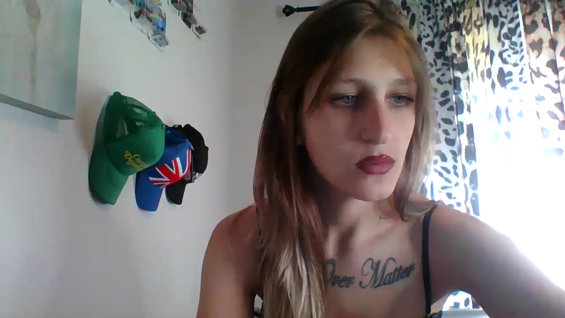 Gallery image thumbnail from Kezzlovesyou's myfreecams stream on, 12/22/2024, 19:48 image 20 of 20